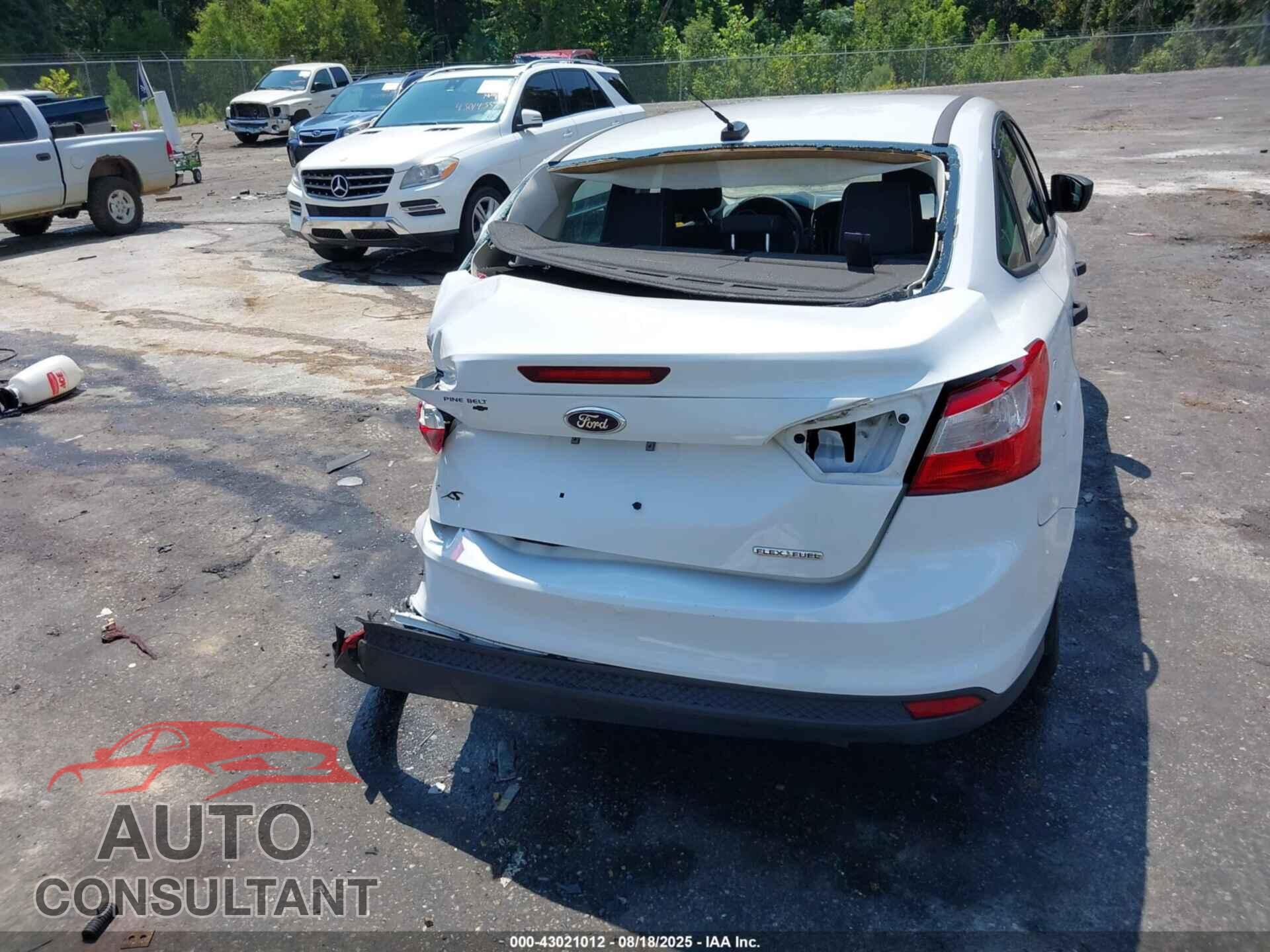 FORD FOCUS 2014 - 1FADP3E23EL387258