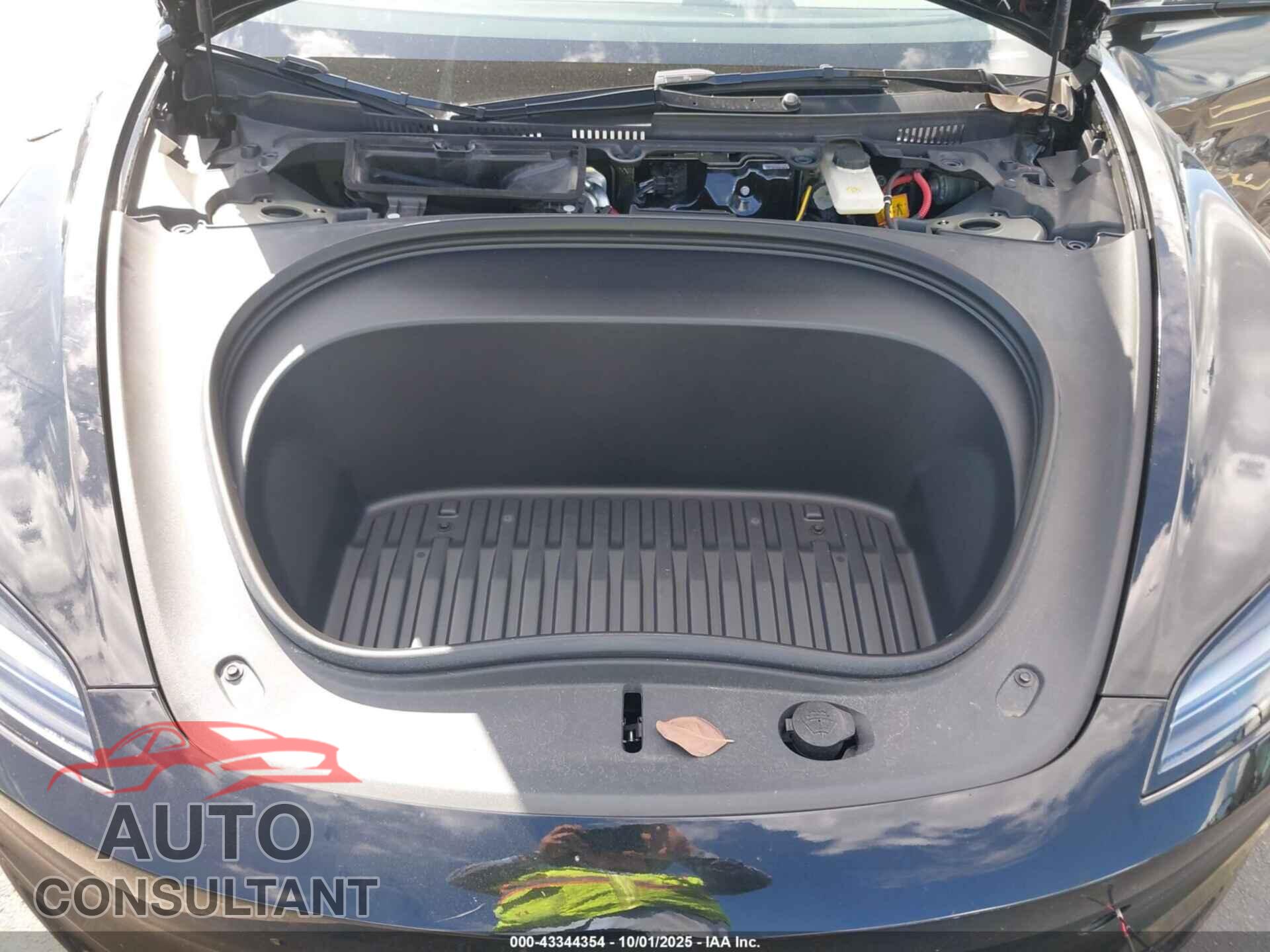TESLA MODEL 3 2024 - 5YJ3E1EA3RF857269