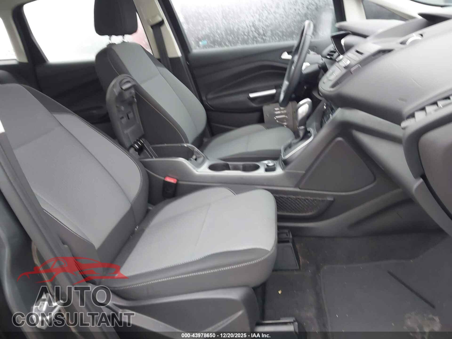 FORD C-MAX ENERGI 2017 - 1FADP5EU3HL108540