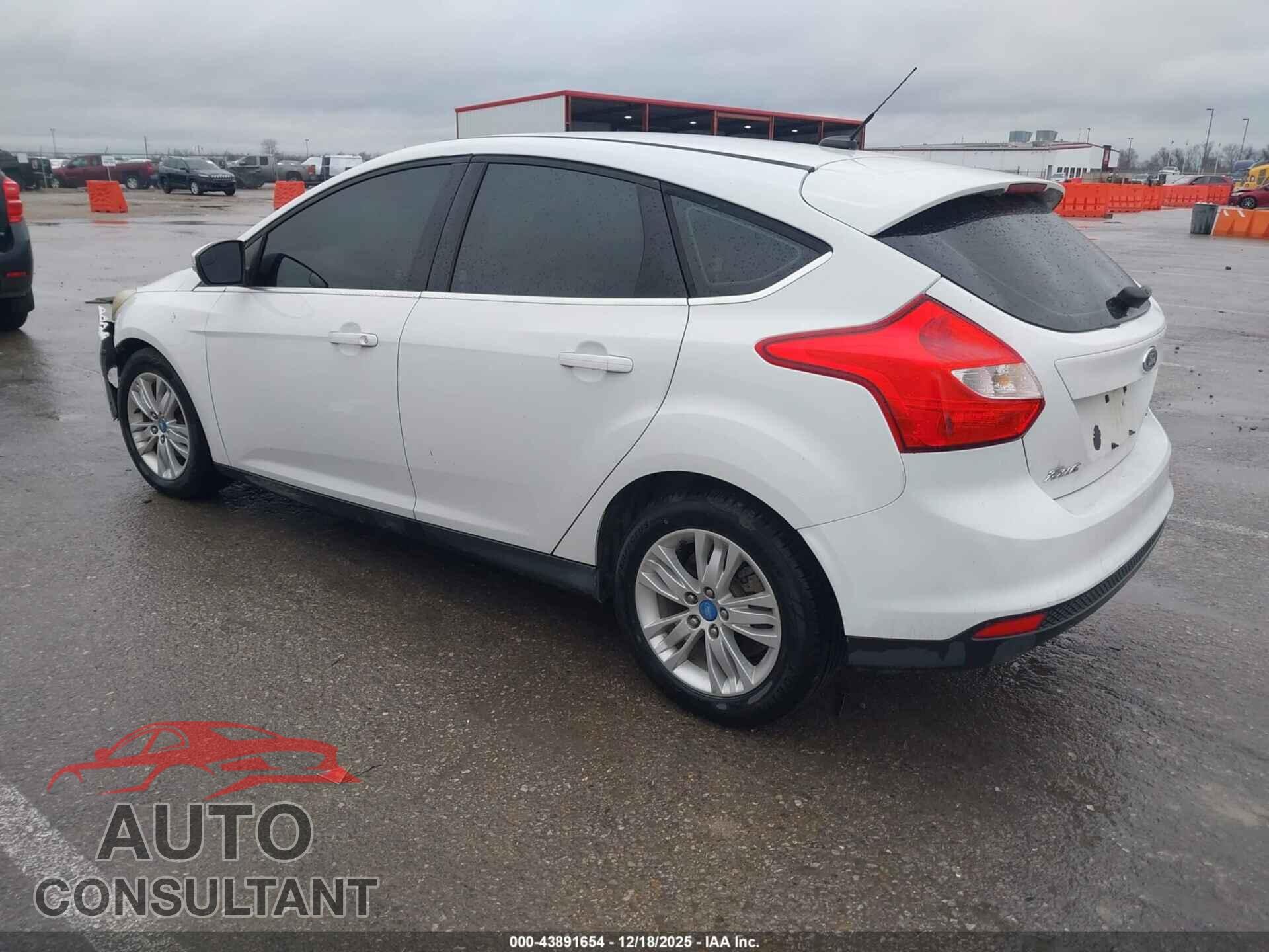 FORD FOCUS 2012 - 1FAHP3M23CL182619