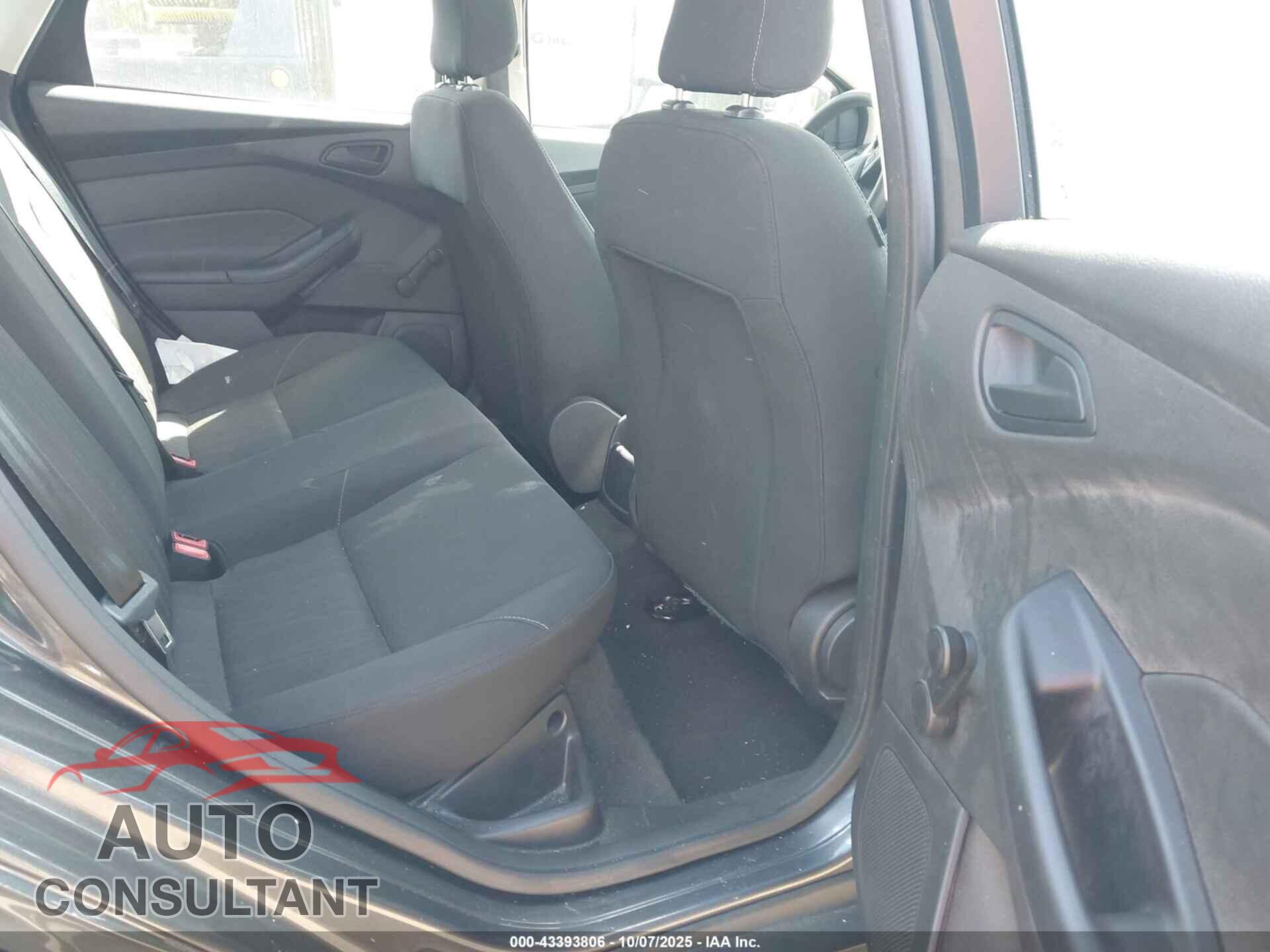 FORD FOCUS 2017 - 1FADP3E25HL208819