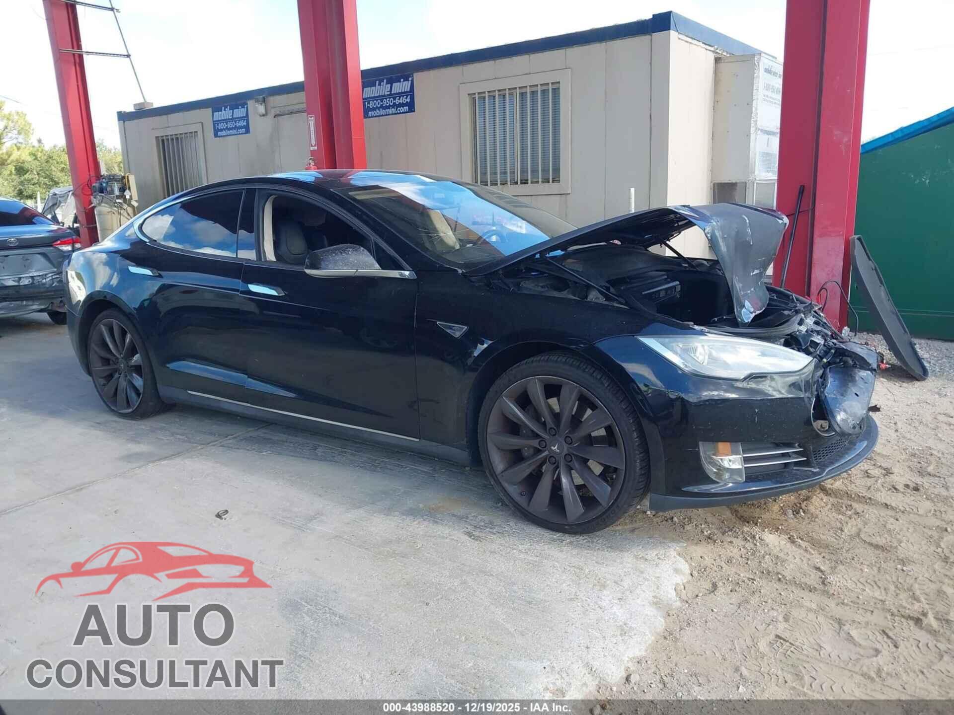 TESLA MODEL S 2013 - 5YJSA1DPXDFP04586