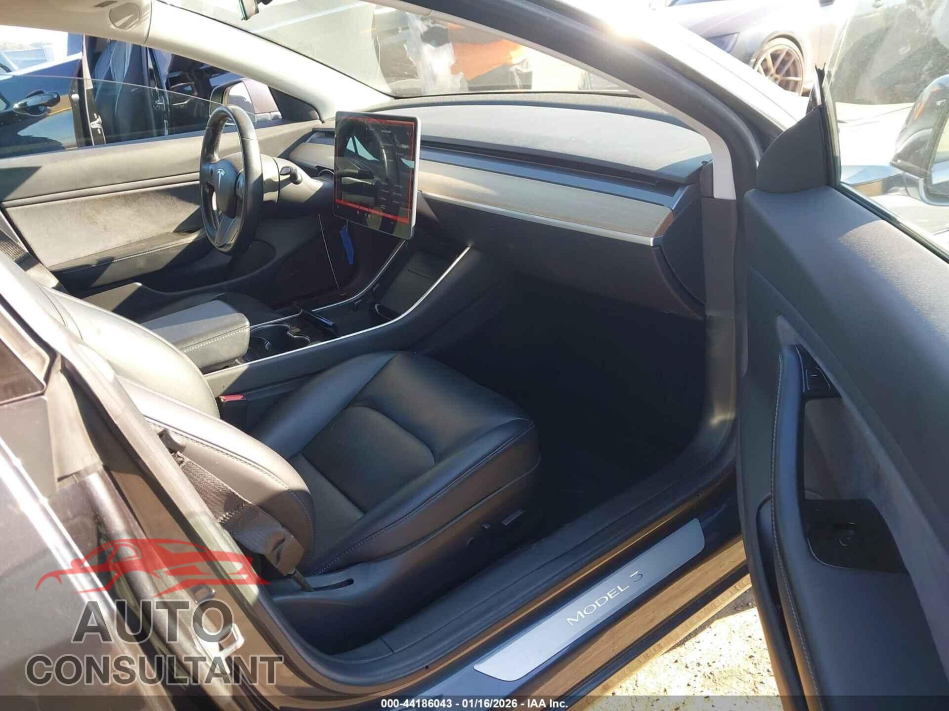 TESLA MODEL 3 2018 - 5YJ3E1EA2JF037592
