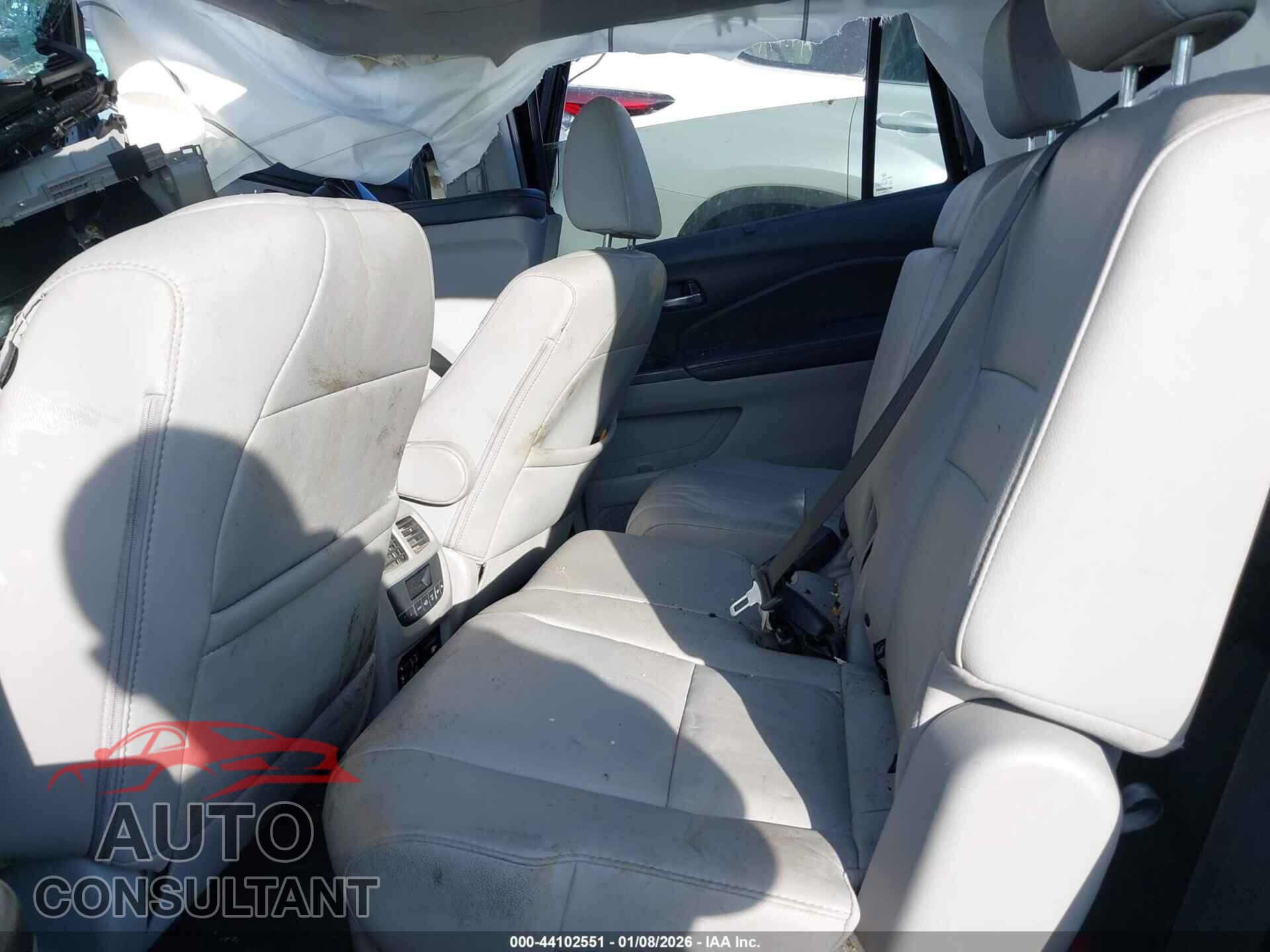 HONDA PILOT 2018 - 5FNYF6H96JB026791