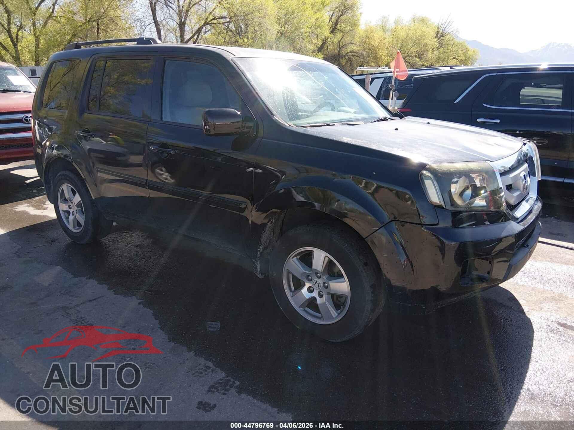 HONDA PILOT 2011 - 5FNYF3H48BB016560