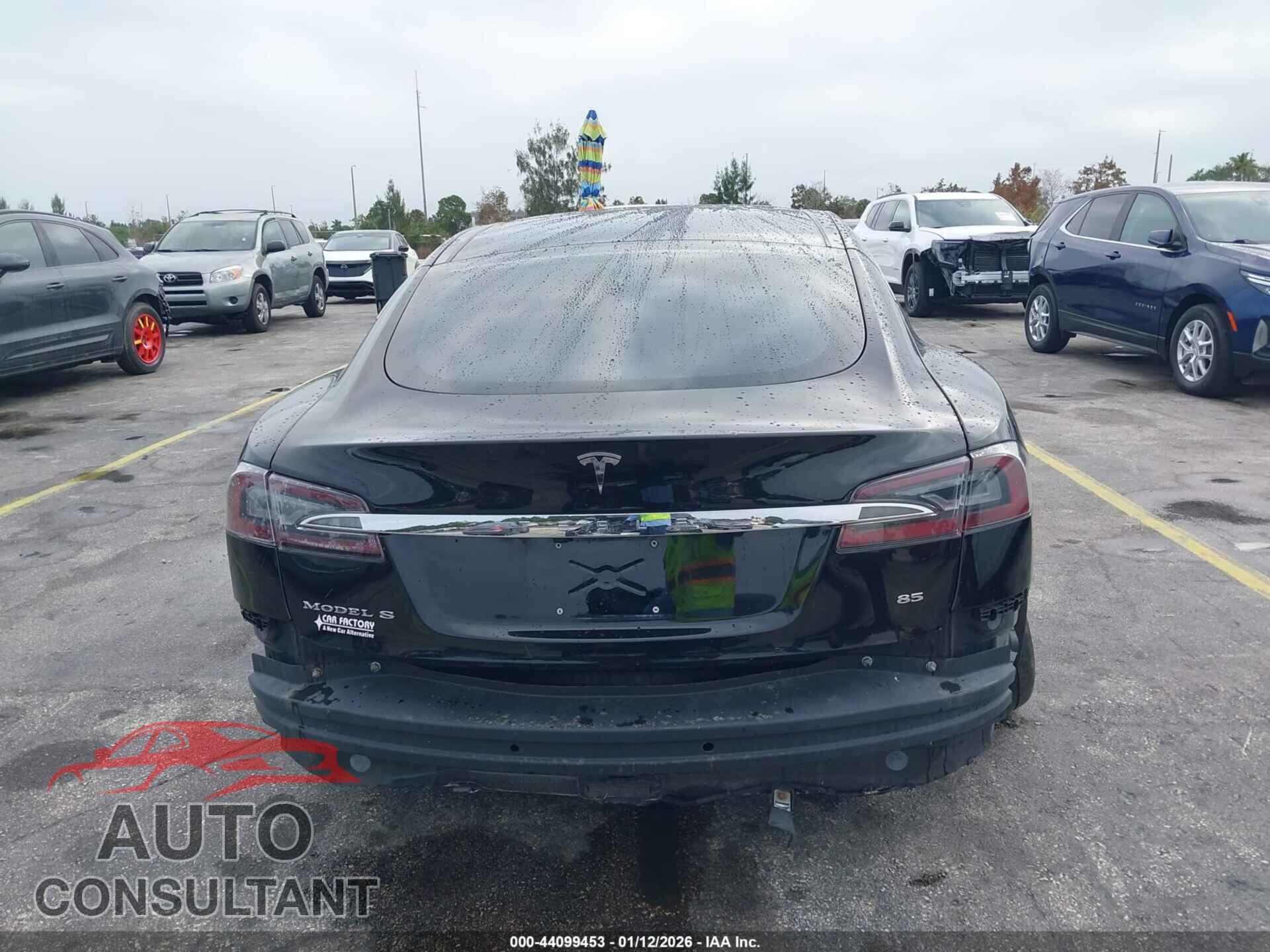 TESLA MODEL S 2013 - 5YJSA1DN0DFP12081