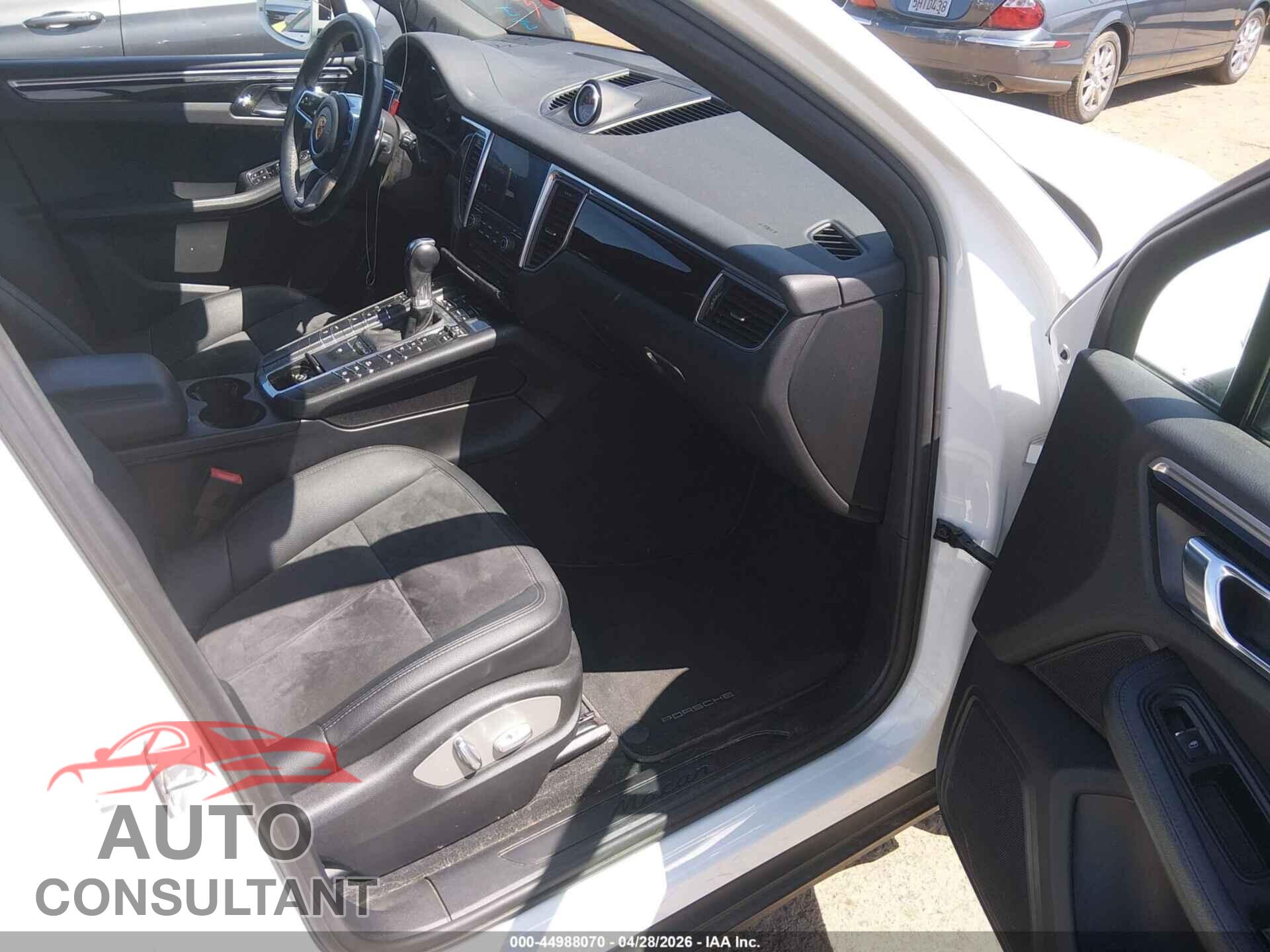 PORSCHE MACAN 2018 - WP1AA2A52JLB08237