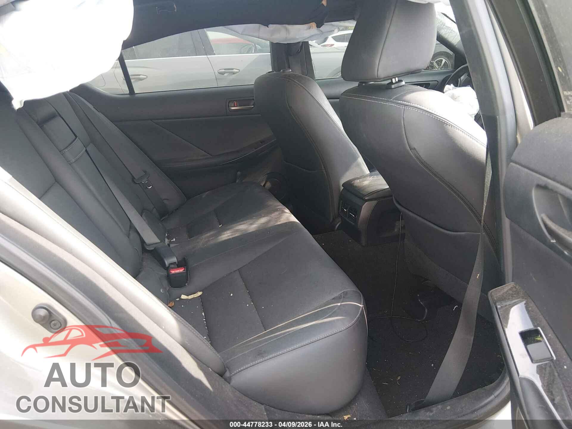 LEXUS IS 300 2021 - JTHCA1D2XM5116342