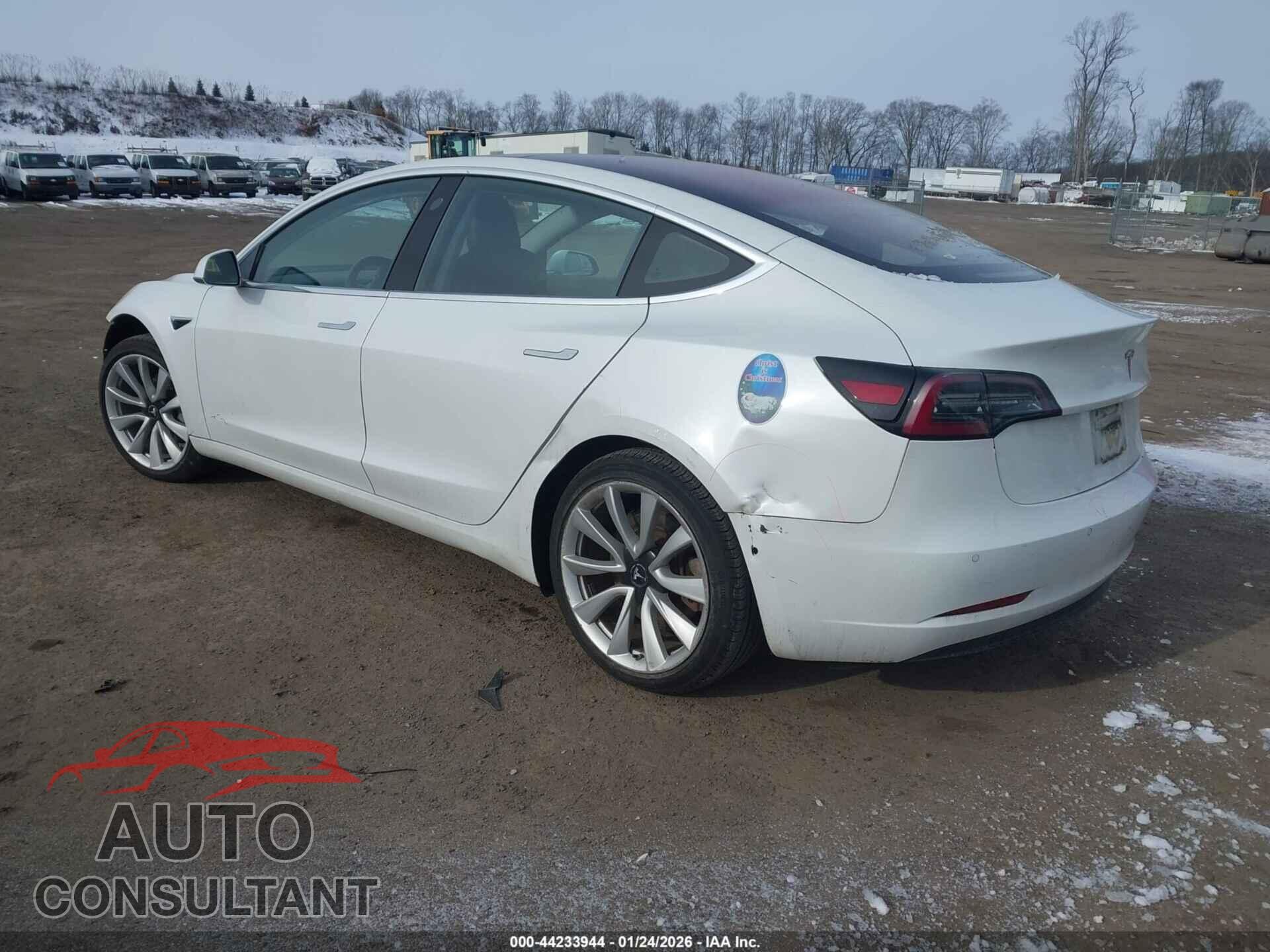 TESLA MODEL 3 2018 - 5YJ3E1EA5JF033455