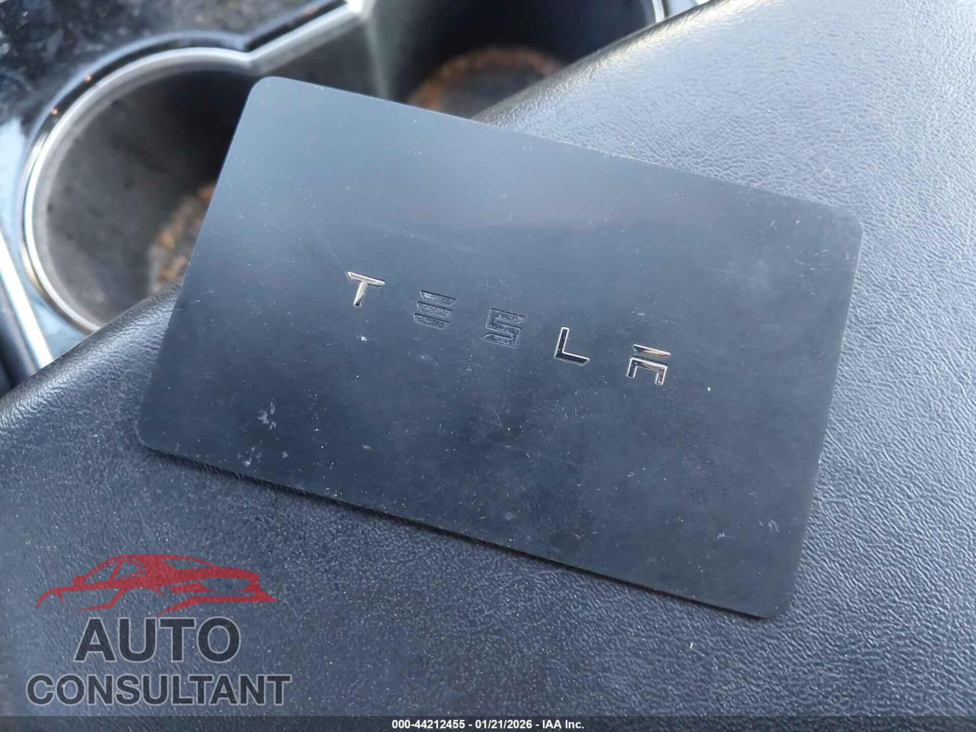 TESLA MODEL 3 2018 - 5YJ3E1EB6JF132620
