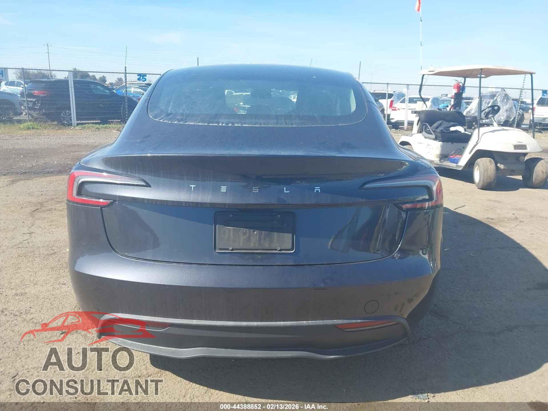 TESLA MODEL 3 2024 - 5YJ3E1EA4RF735911