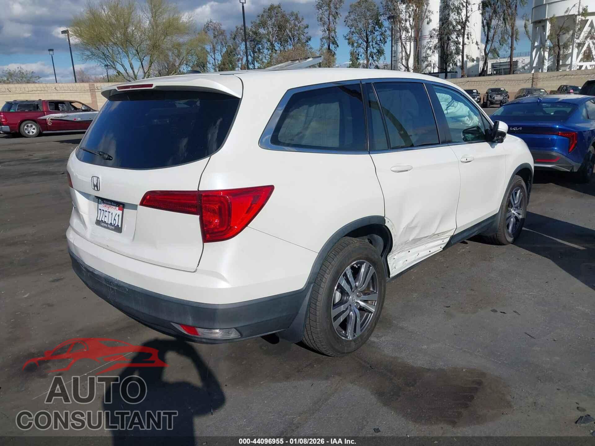 HONDA PILOT 2017 - 5FNYF5H69HB024379