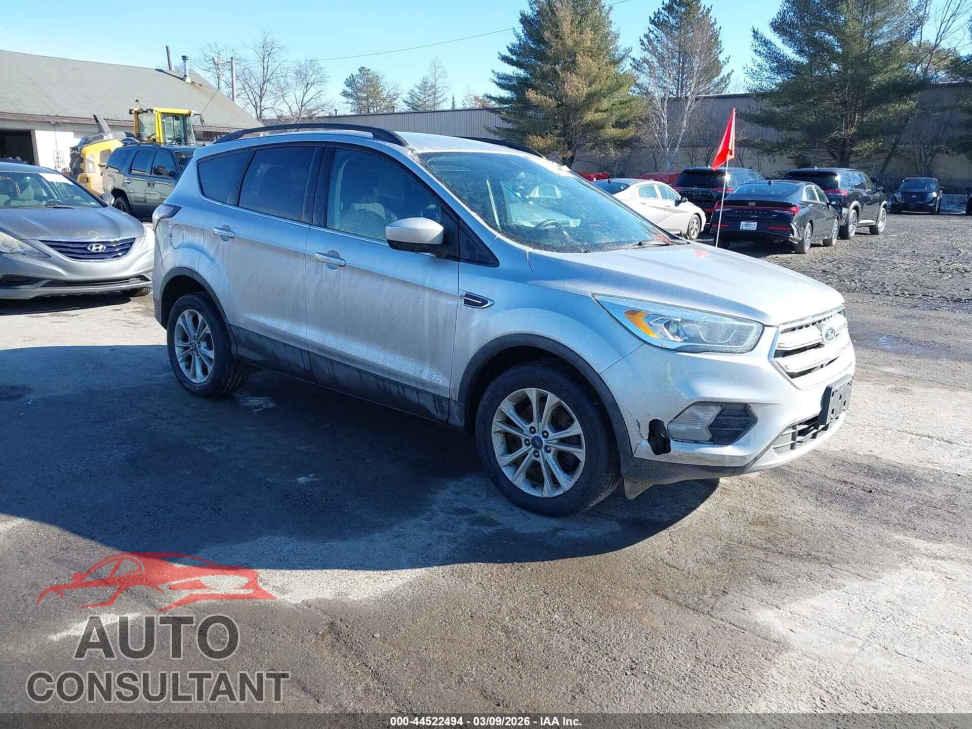 FORD ESCAPE 2017 - 1FMCU9GD2HUC04295