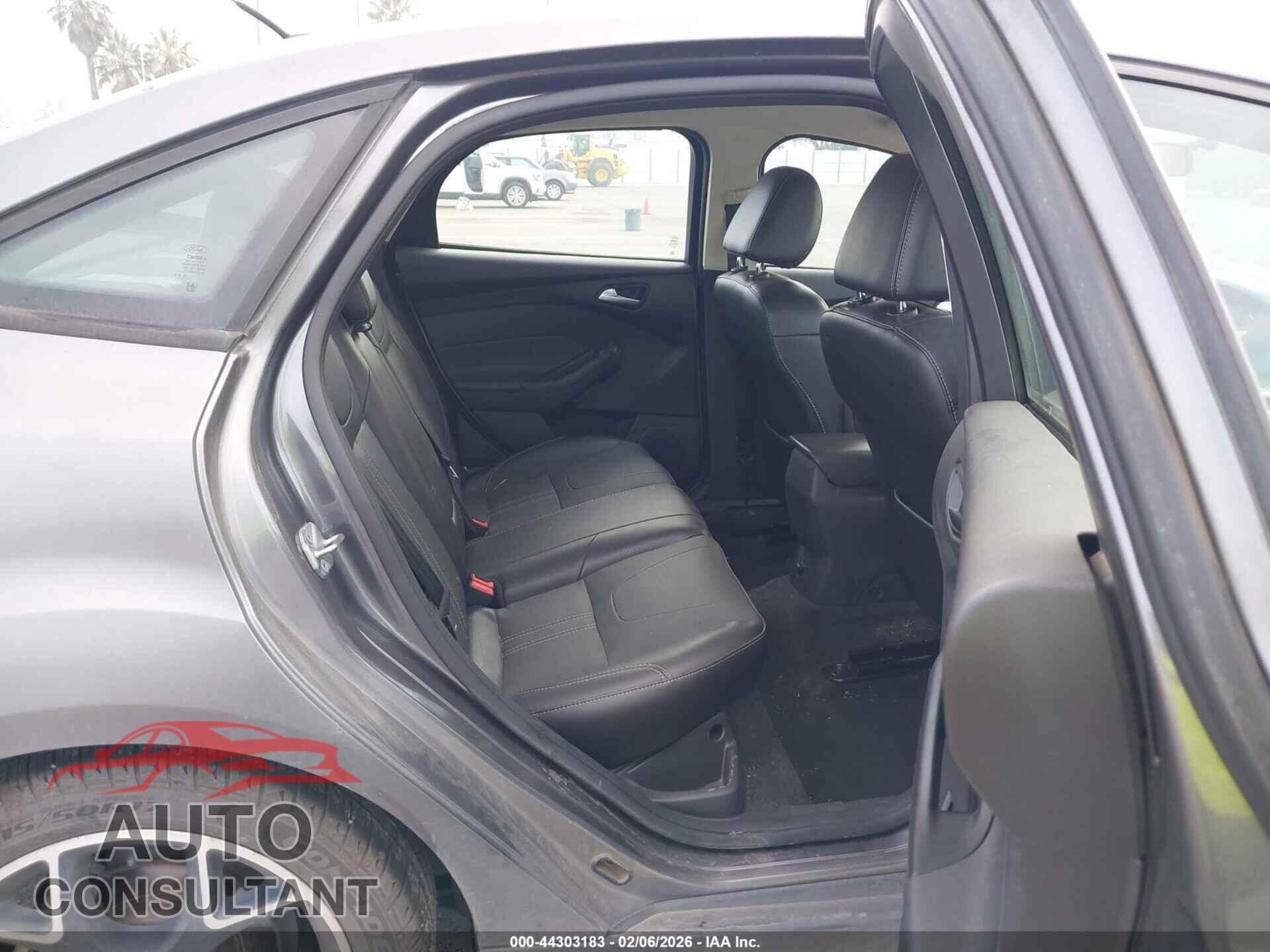 FORD FOCUS 2014 - 1FADP3F28EL170111