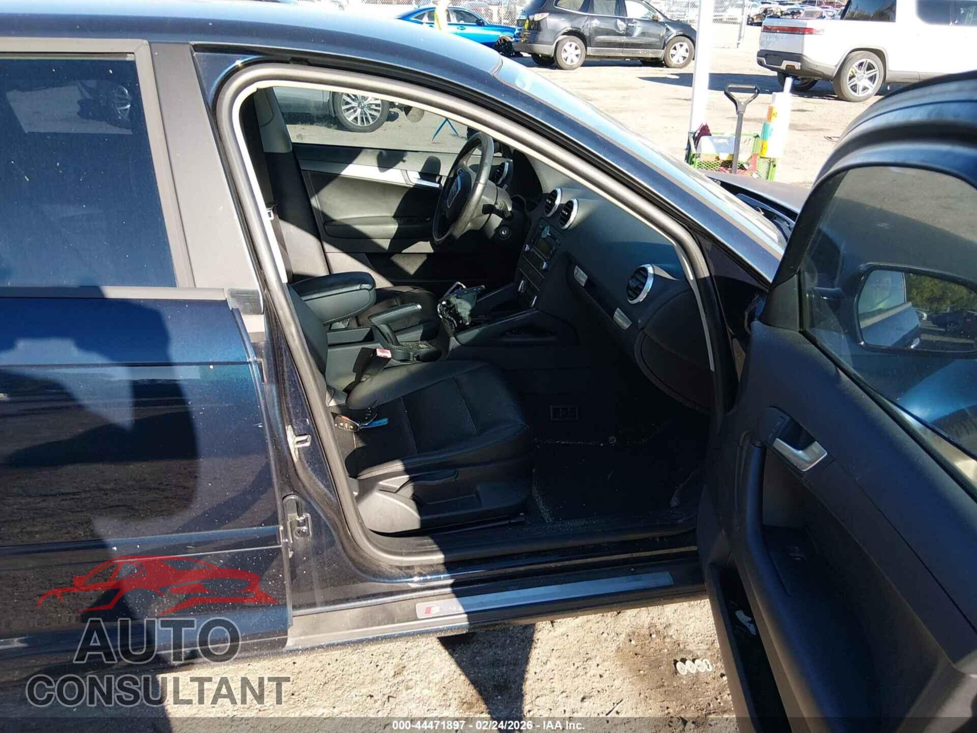 AUDI A3 2013 - WAUBJAFM1DA004111