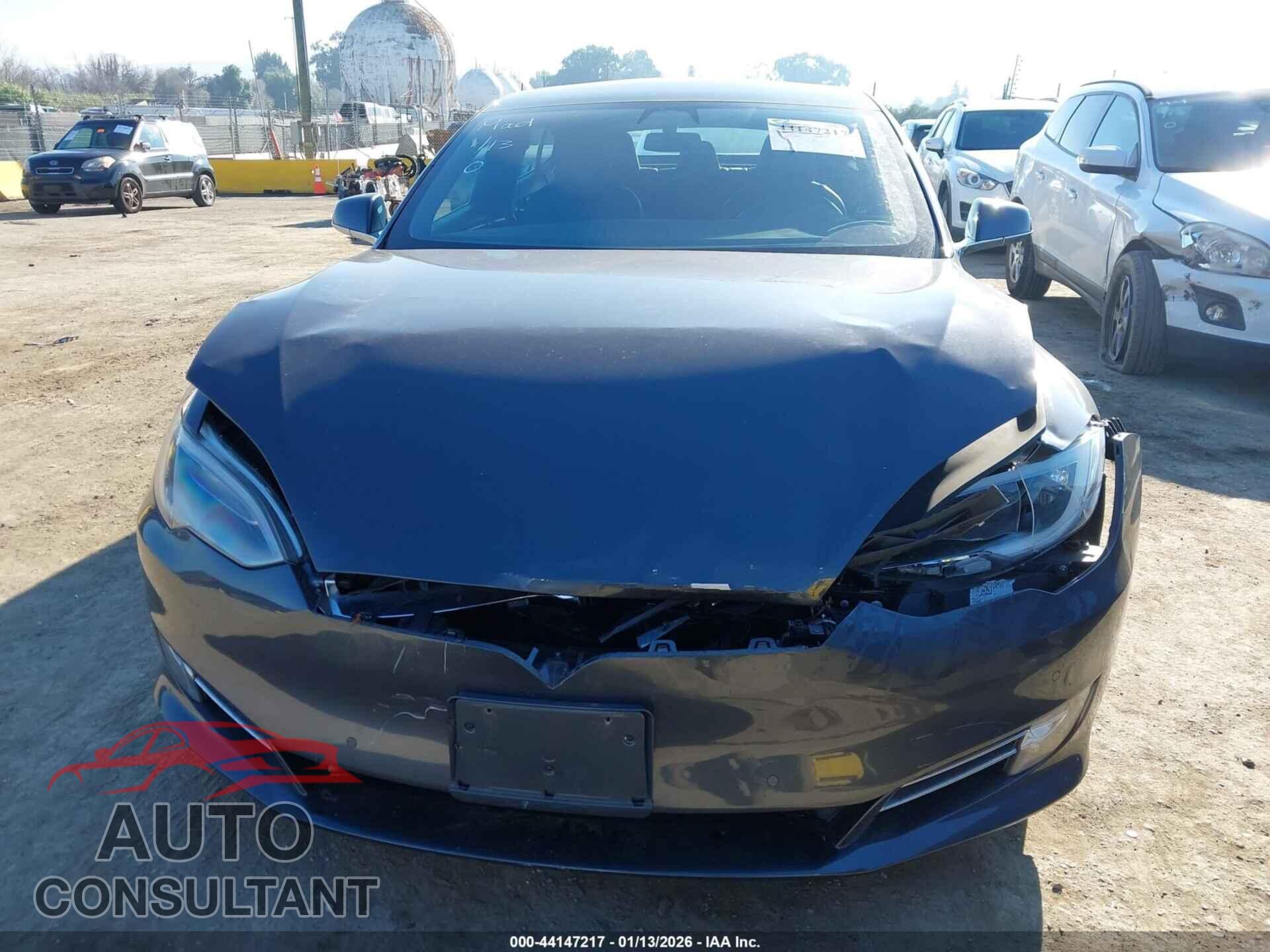 TESLA MODEL S 2017 - 5YJSA1E25HF210399