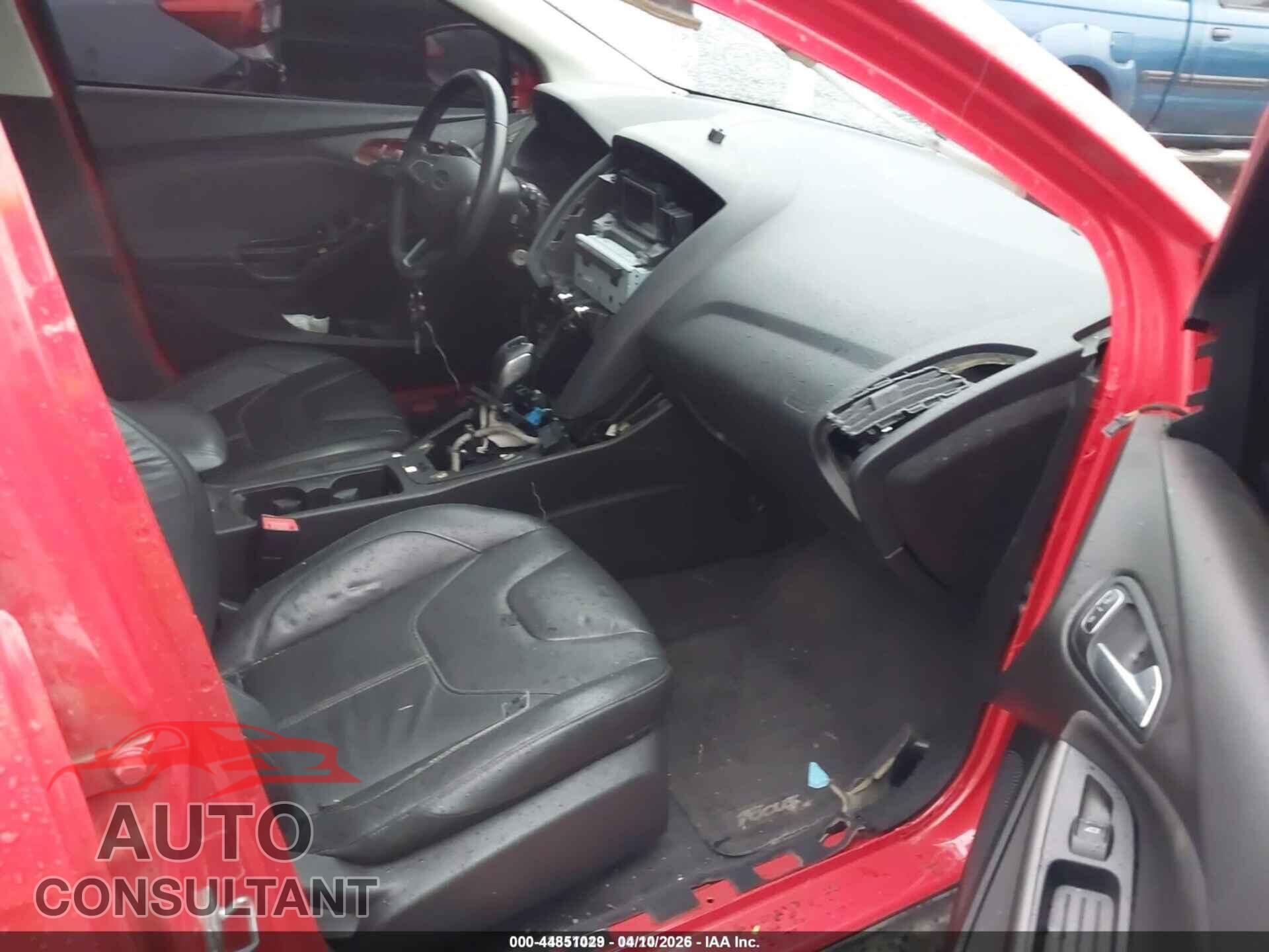 FORD FOCUS 2015 - 1FADP3K21FL318669