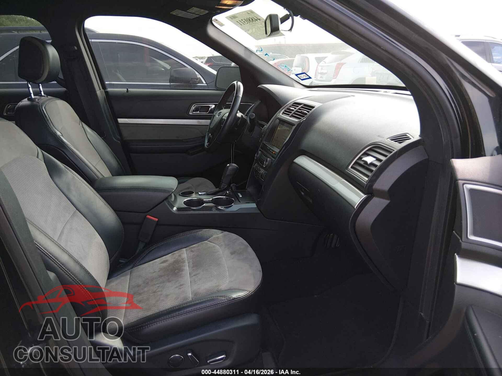 FORD EXPLORER 2017 - 1FM5K7DH3HGE22657