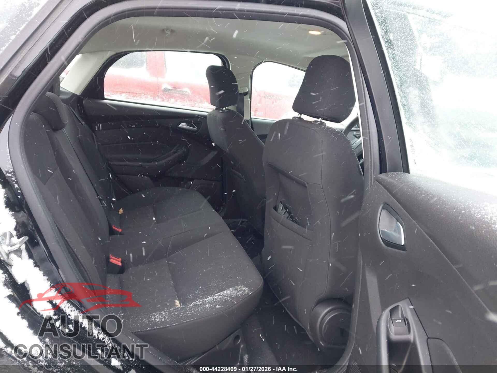 FORD FOCUS 2016 - 1FADP3F25GL404336