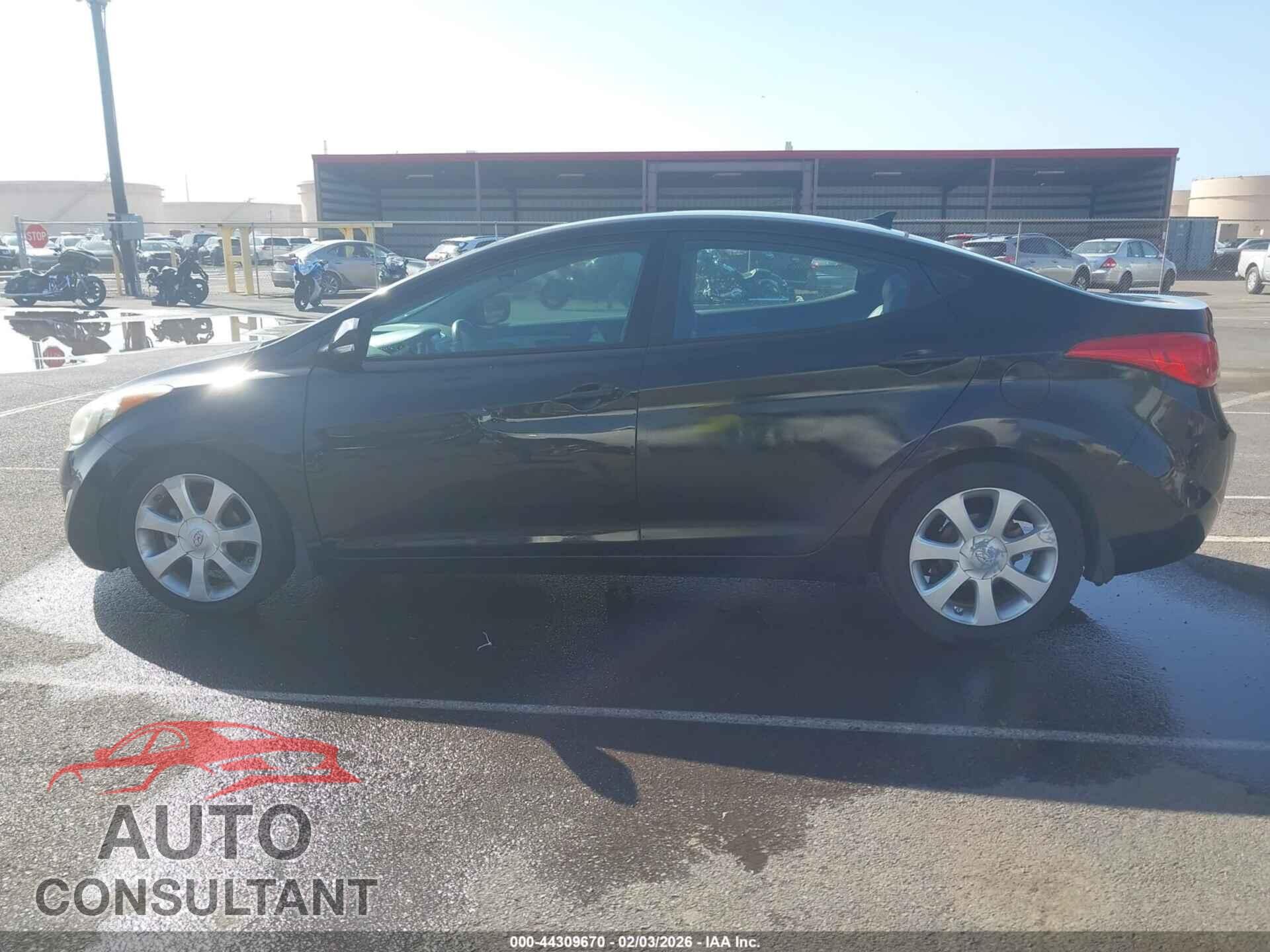 HYUNDAI ELANTRA 2013 - 5NPDH4AE6DH299563