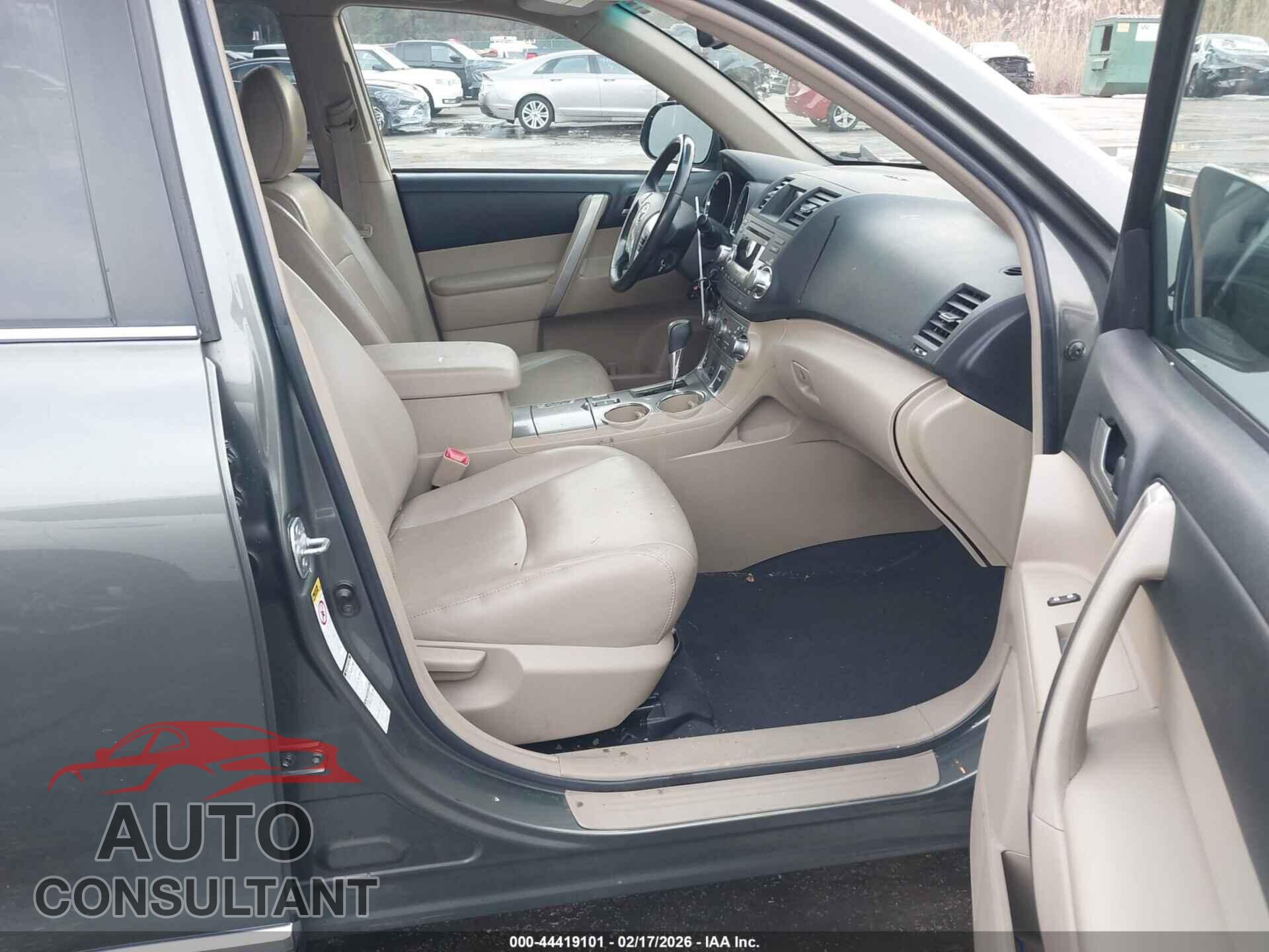 TOYOTA HIGHLANDER 2012 - 5TDBK3EH1CS140918