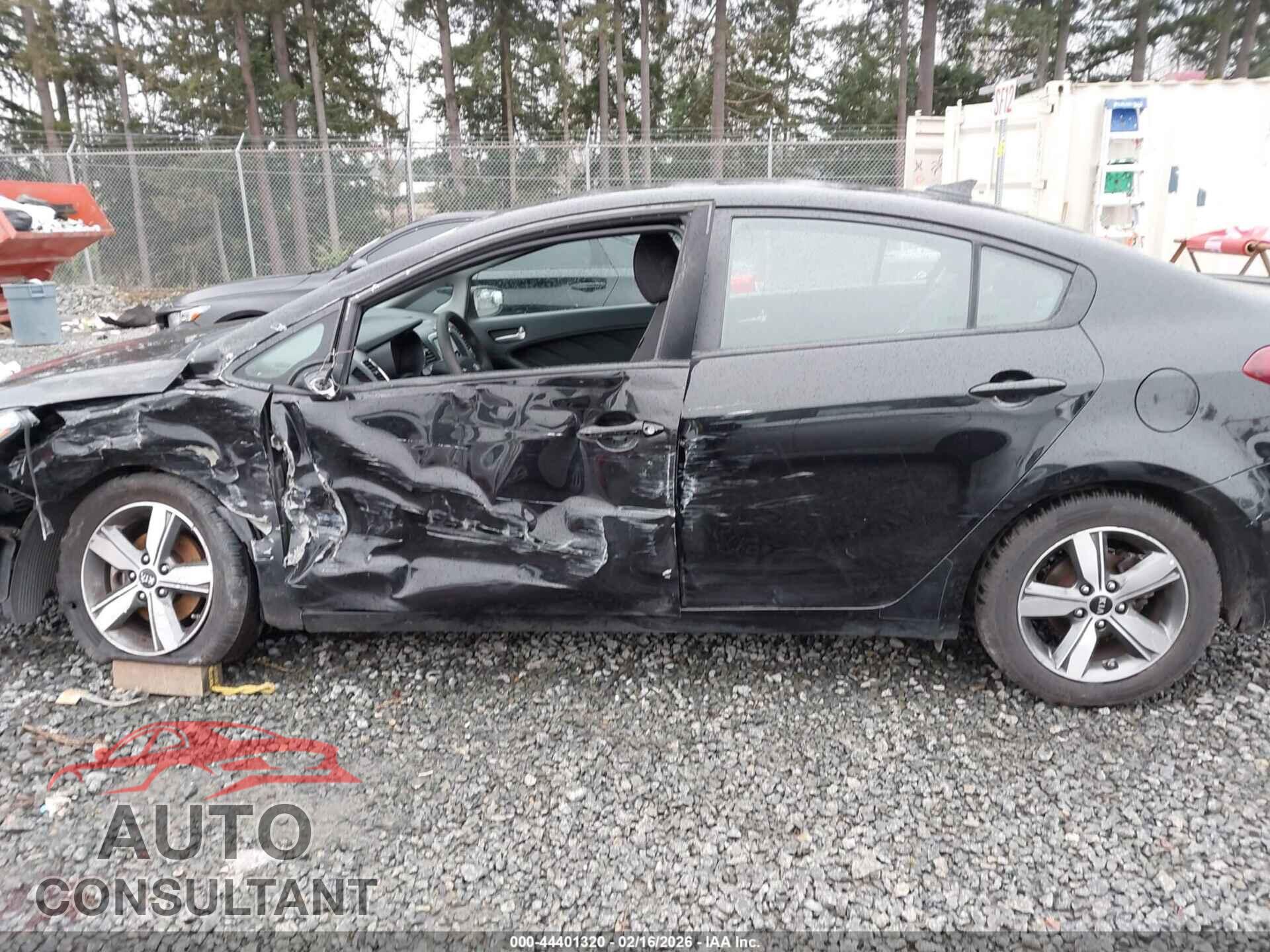 KIA FORTE 2018 - 3KPFL4A75JE224457