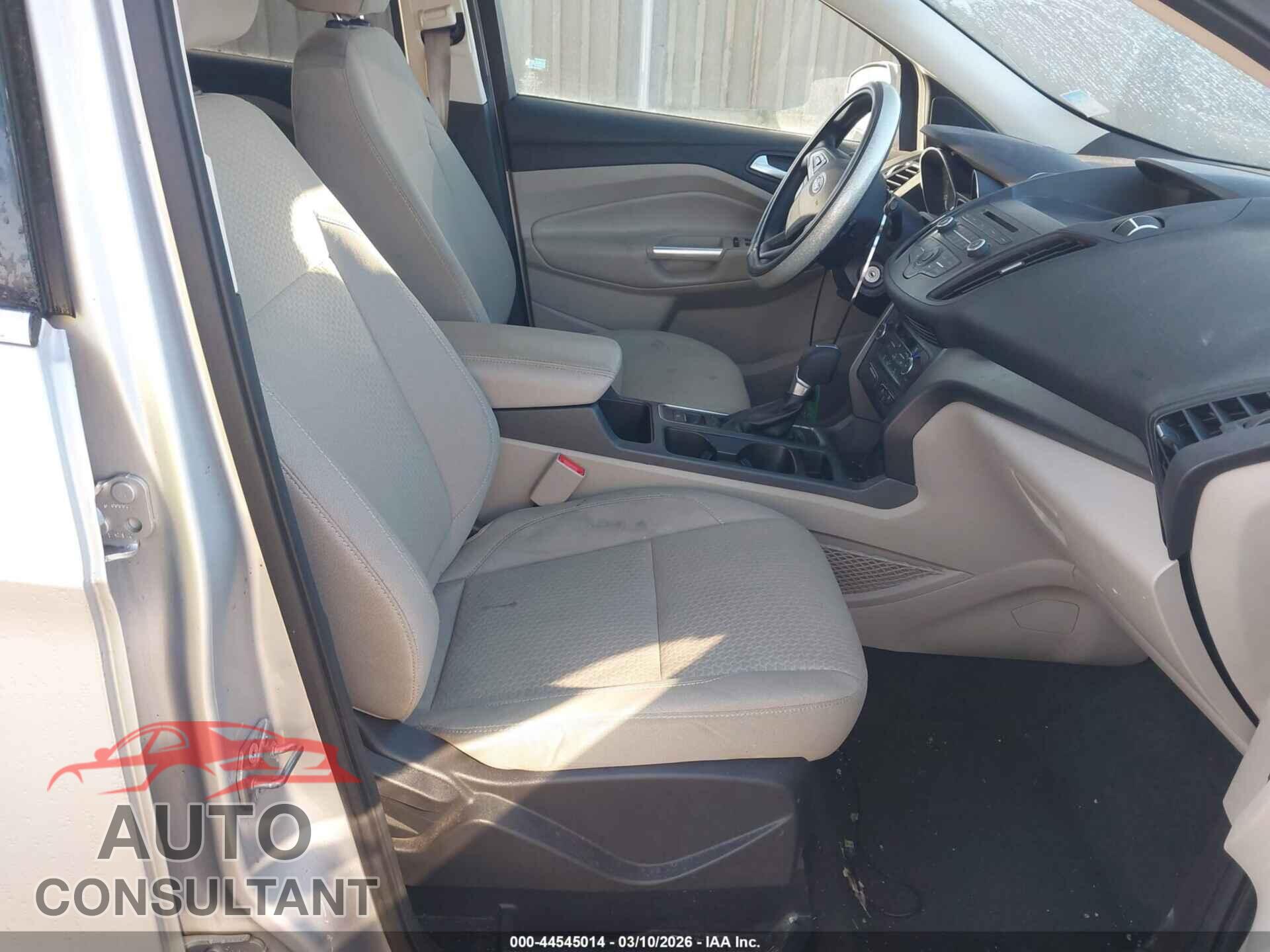 FORD ESCAPE 2017 - 1FMCU9GD5HUB71938