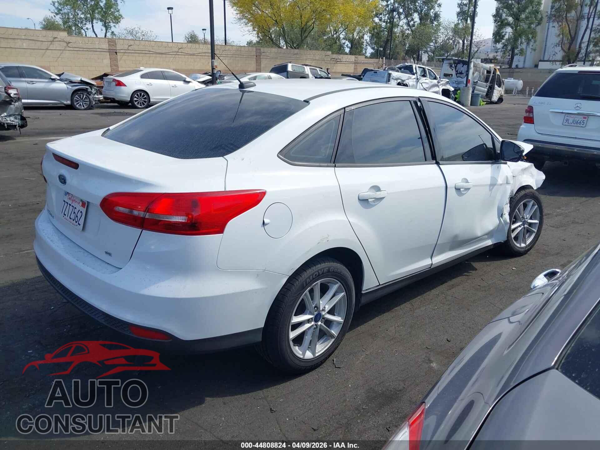 FORD FOCUS 2017 - 1FADP3F25HL325329