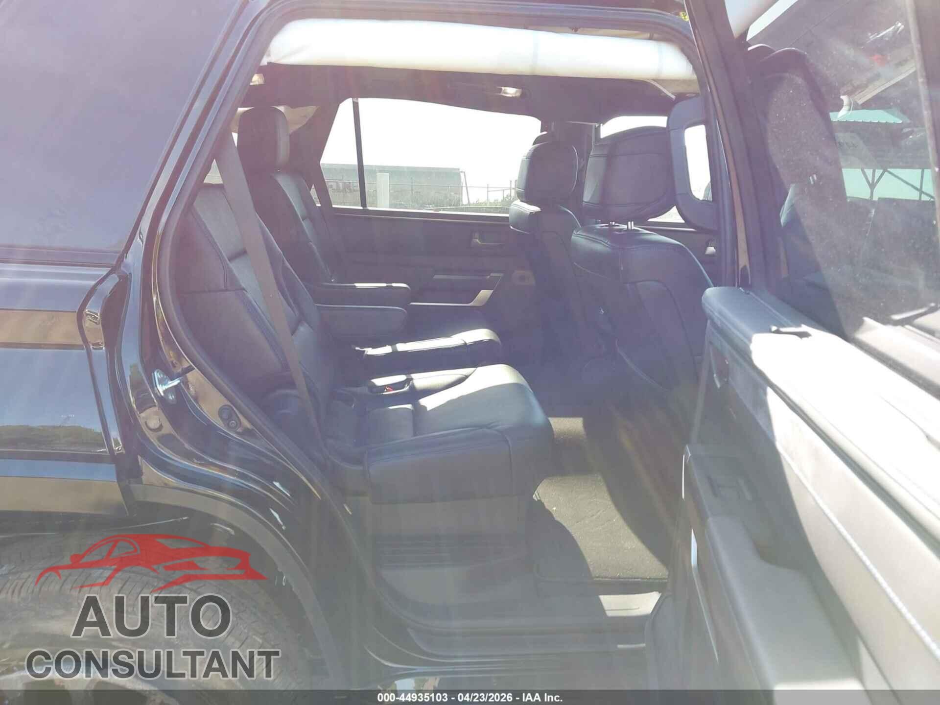 TOYOTA SEQUOIA 2026 - 7SVAAABA1TX090774