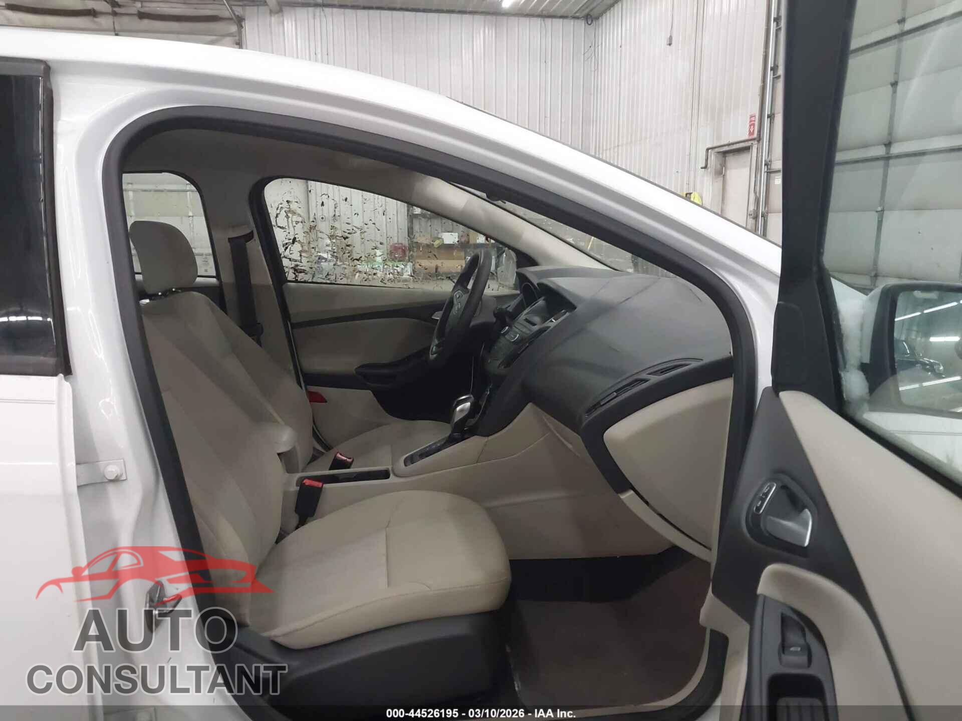 FORD FOCUS 2016 - 1FADP3K21GL271404