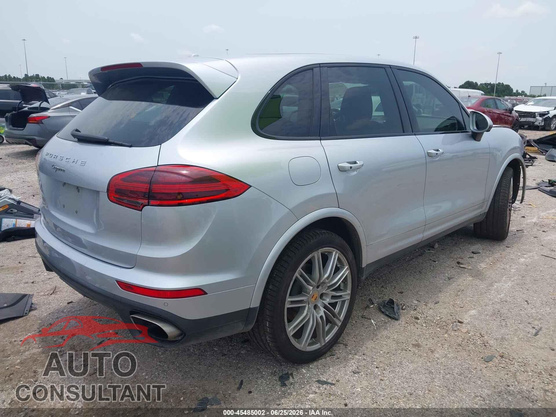 PORSCHE CAYENNE 2018 - WP1AA2A24JKA01069