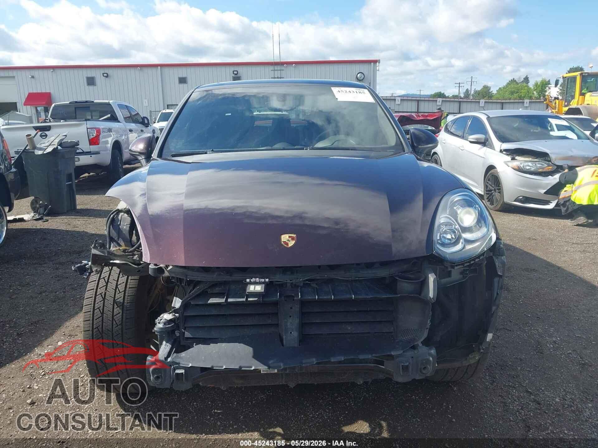 PORSCHE CAYENNE 2018 - WP1AA2A24JKA02402