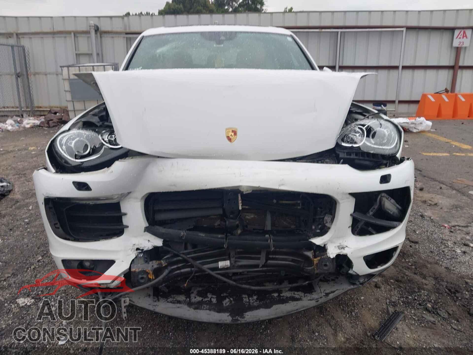 PORSCHE CAYENNE 2017 - WP1AA2A22HKA89761