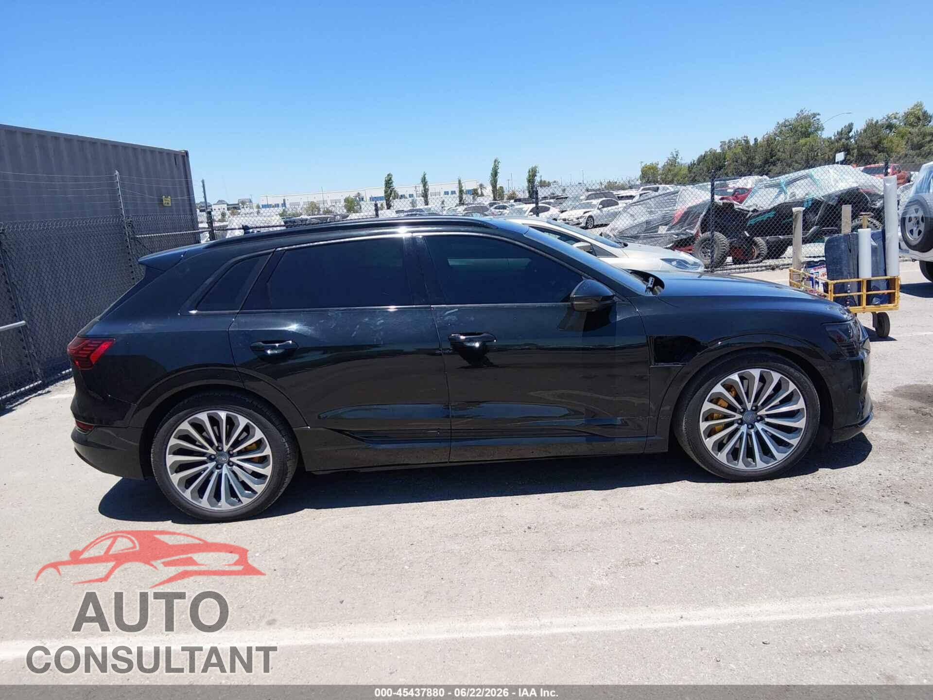 AUDI E-TRON 2019 - WA1VAAGE7KB021651