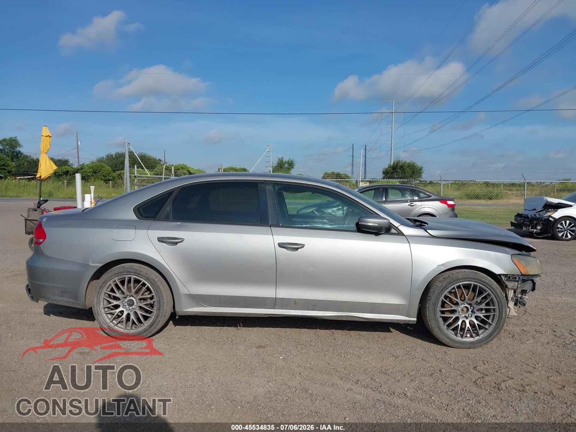 VOLKSWAGEN PASSAT 2014 - 1VWAP7A31EC002313