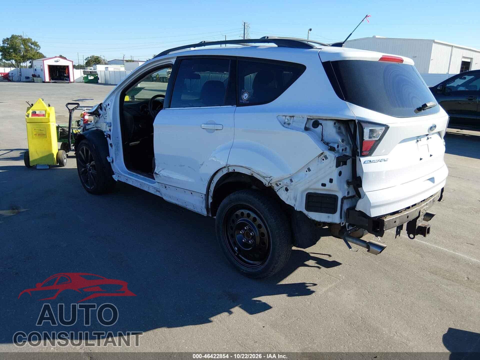 FORD ESCAPE 2017 - 1FMCU0G96HUB57070