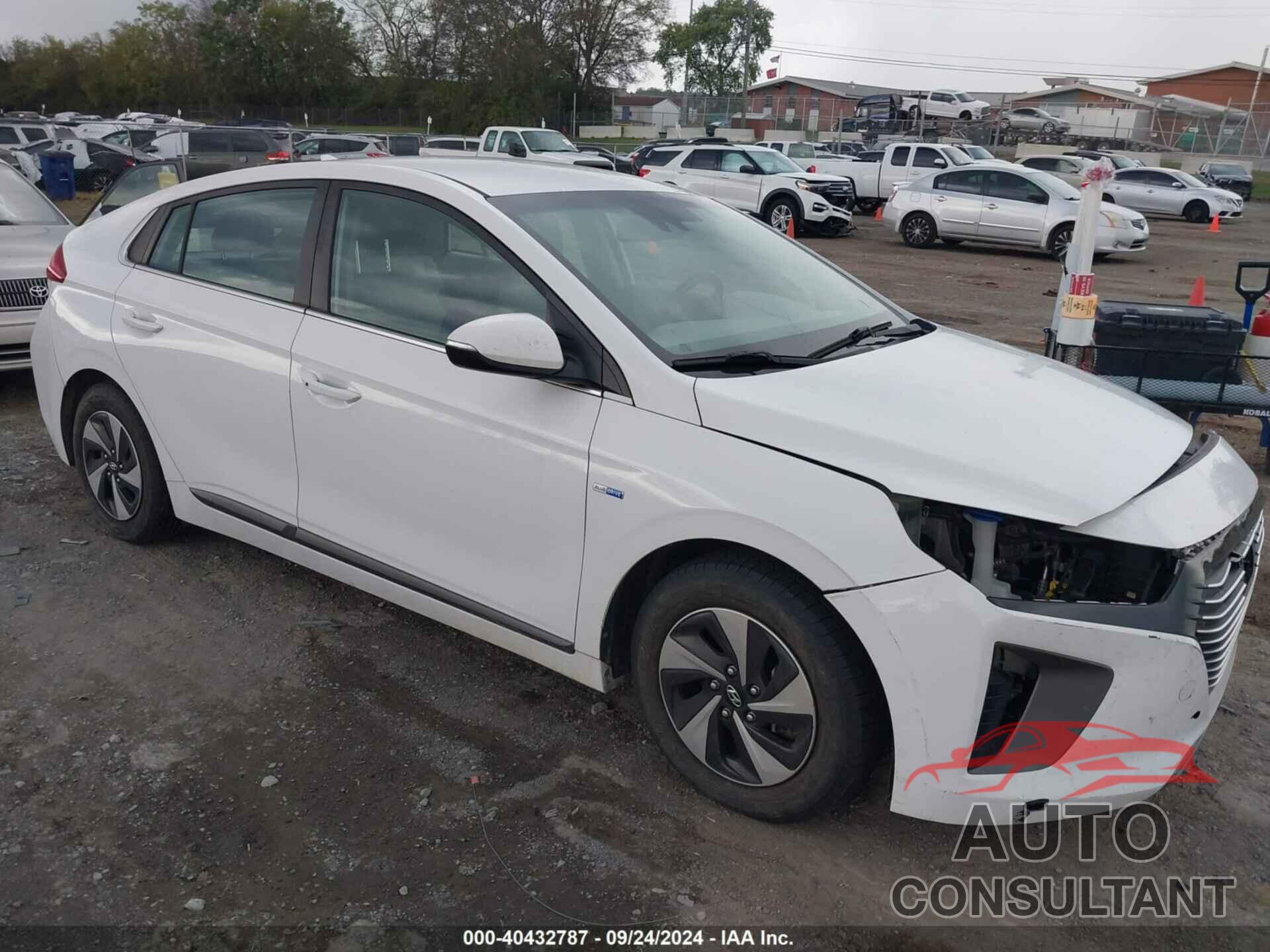 HYUNDAI IONIQ HYBRID 2018 - KMHC75LC3JU077513