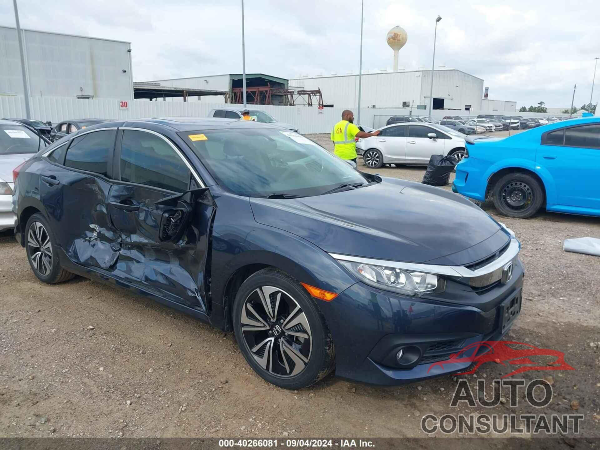 HONDA CIVIC 2018 - JHMFC1F32JX036823