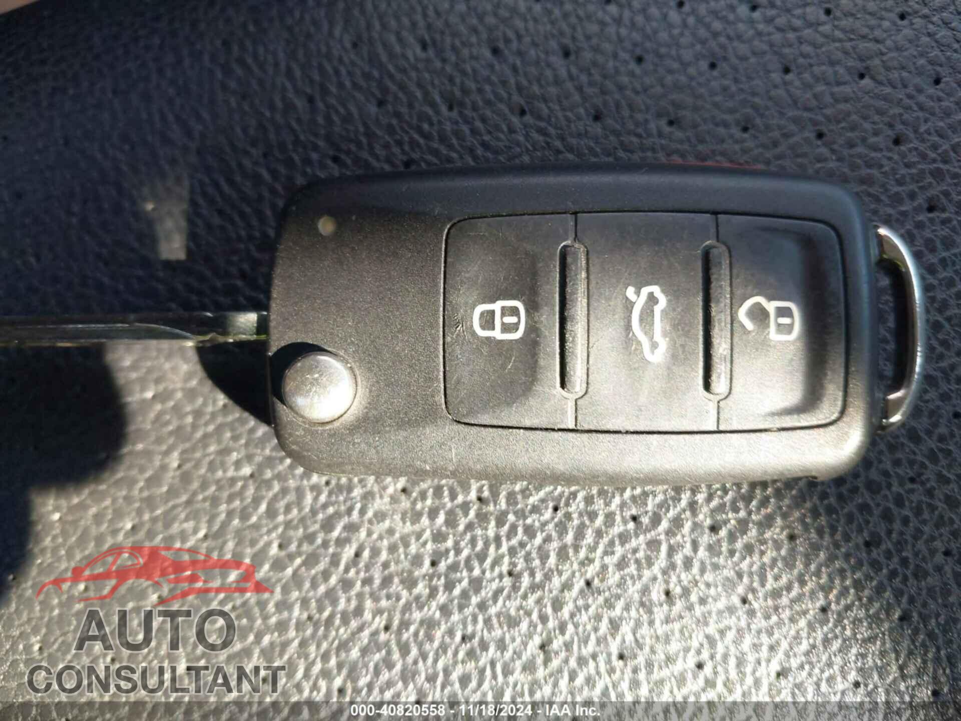 VOLKSWAGEN JETTA 2017 - 3VWDB7AJ7HM321003