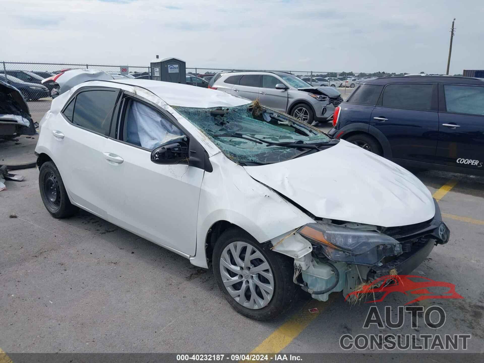 TOYOTA COROLLA 2018 - 5YFBURHE1JP852785