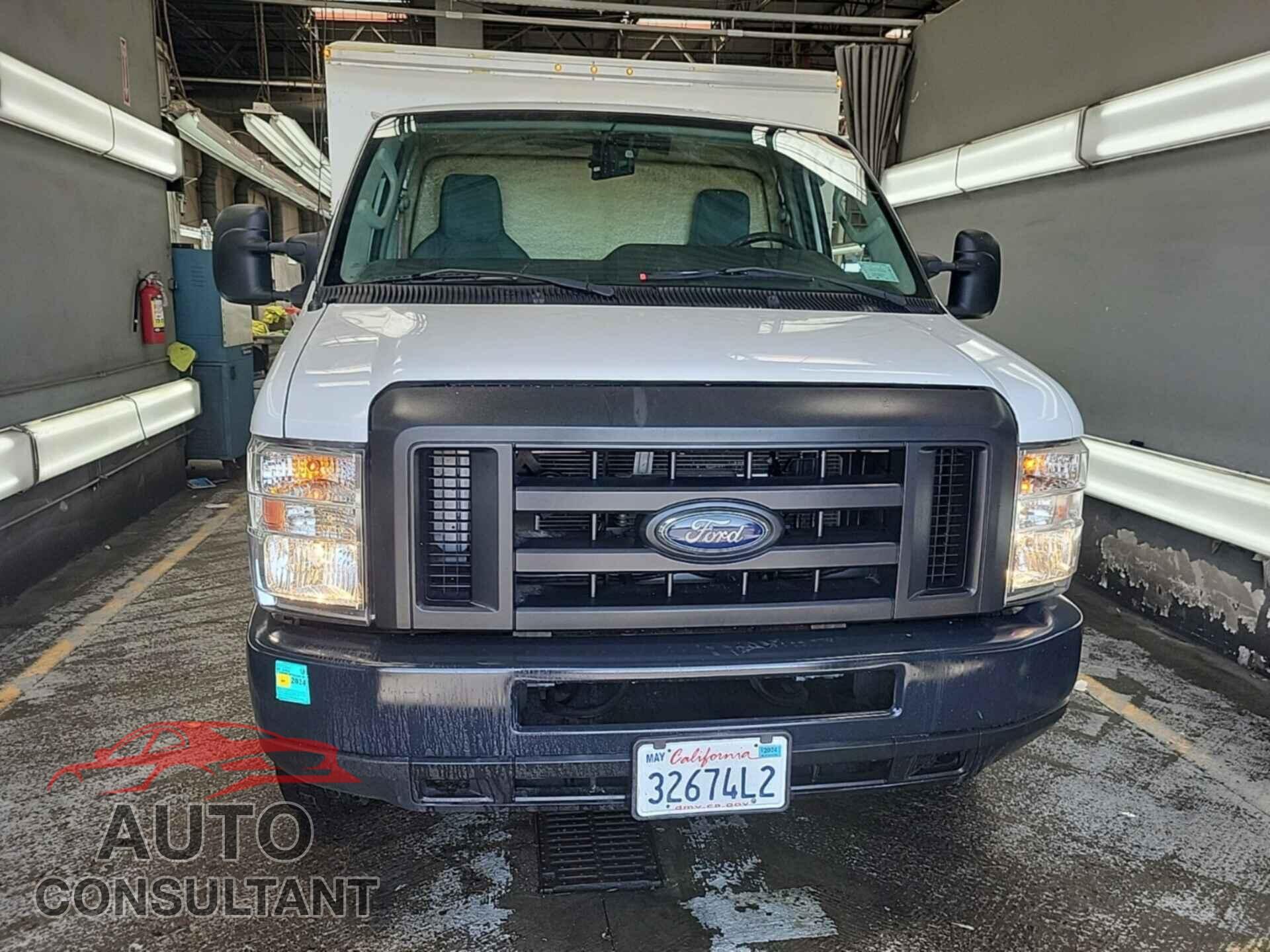 FORD ECONOLINE 2017 - 1FDXE4FS7HDC72206