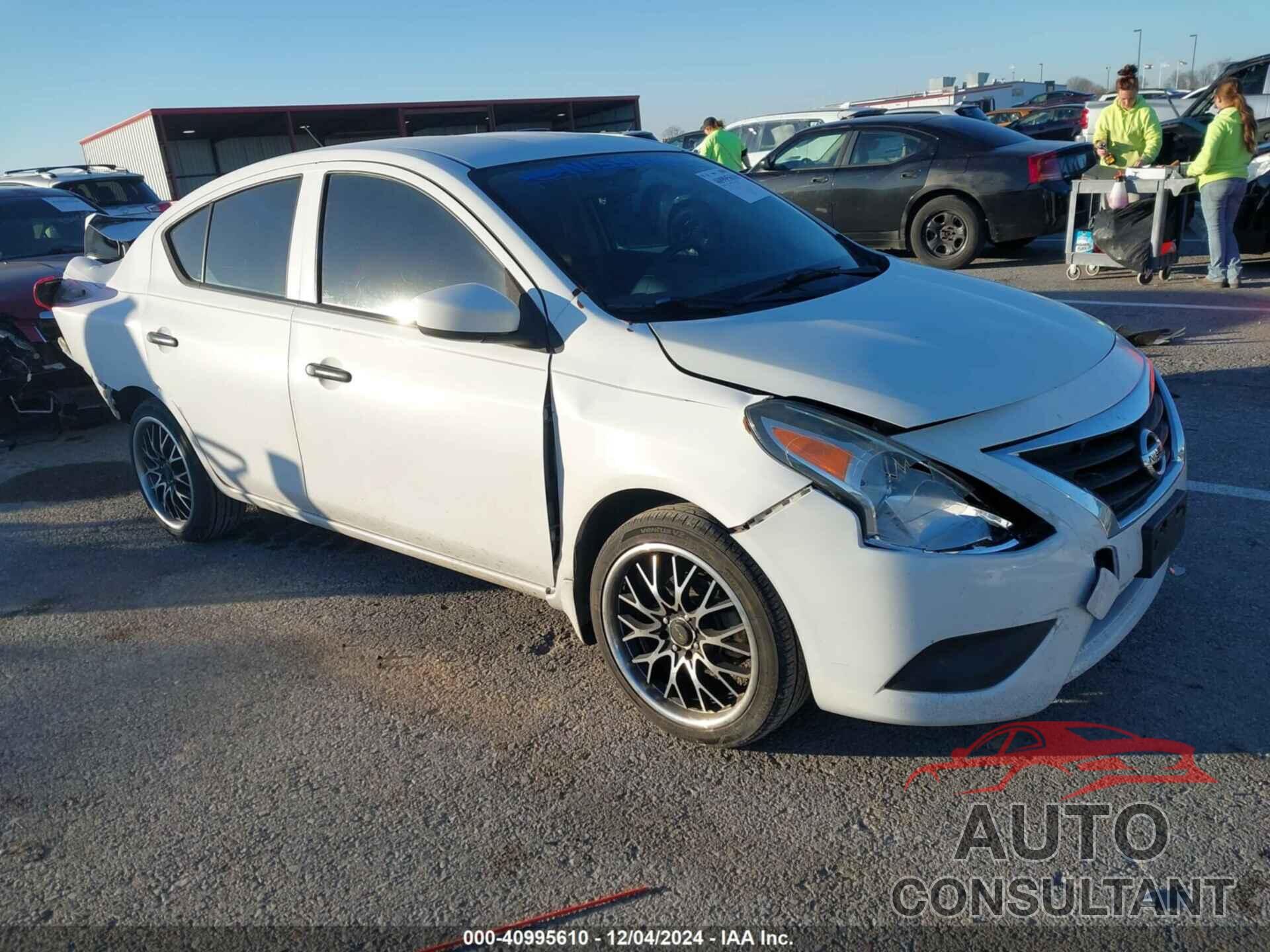 NISSAN VERSA 2016 - 3N1CN7AP7GL827450