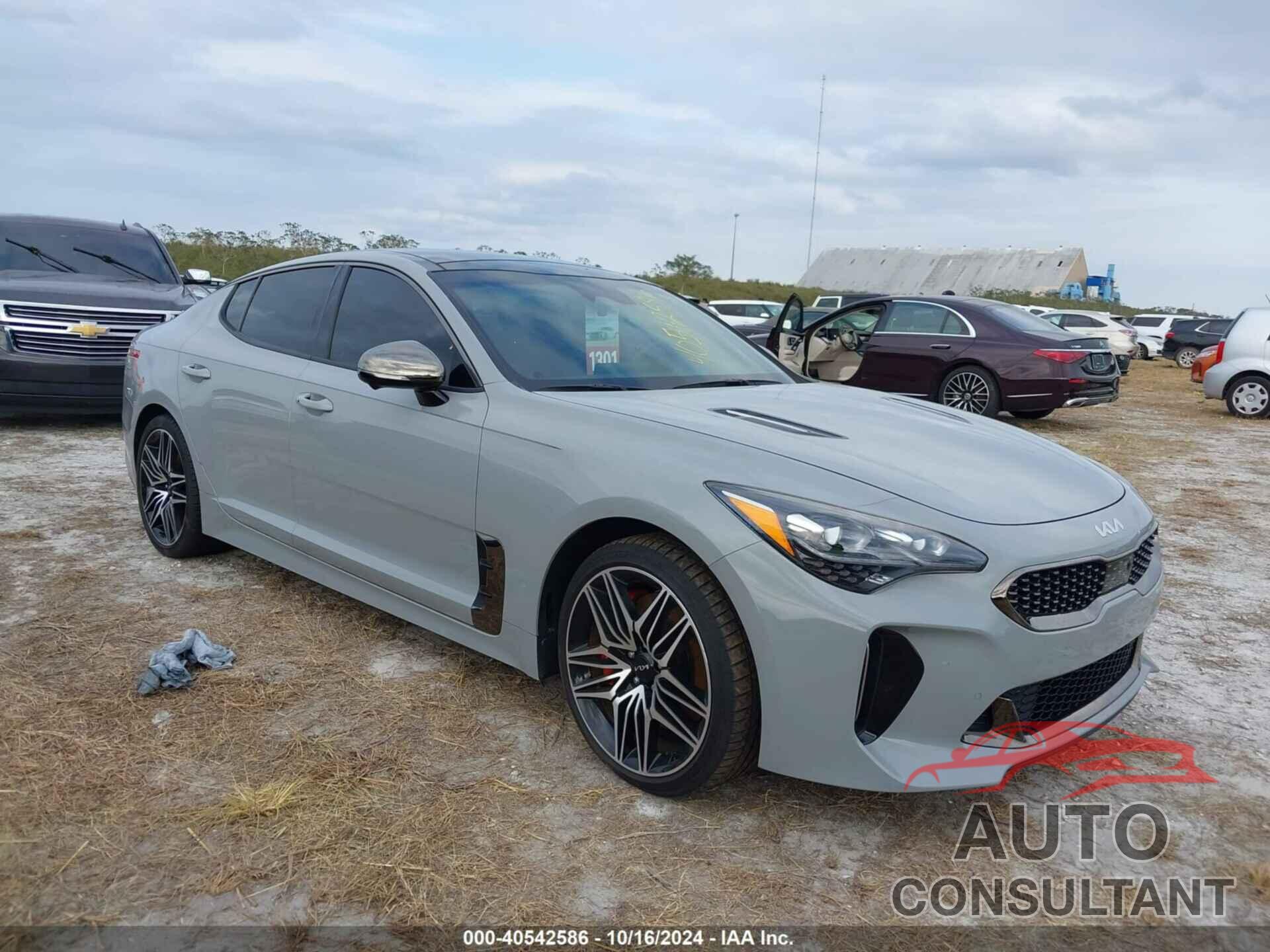 KIA STINGER 2023 - KNAE55LC7P6127536