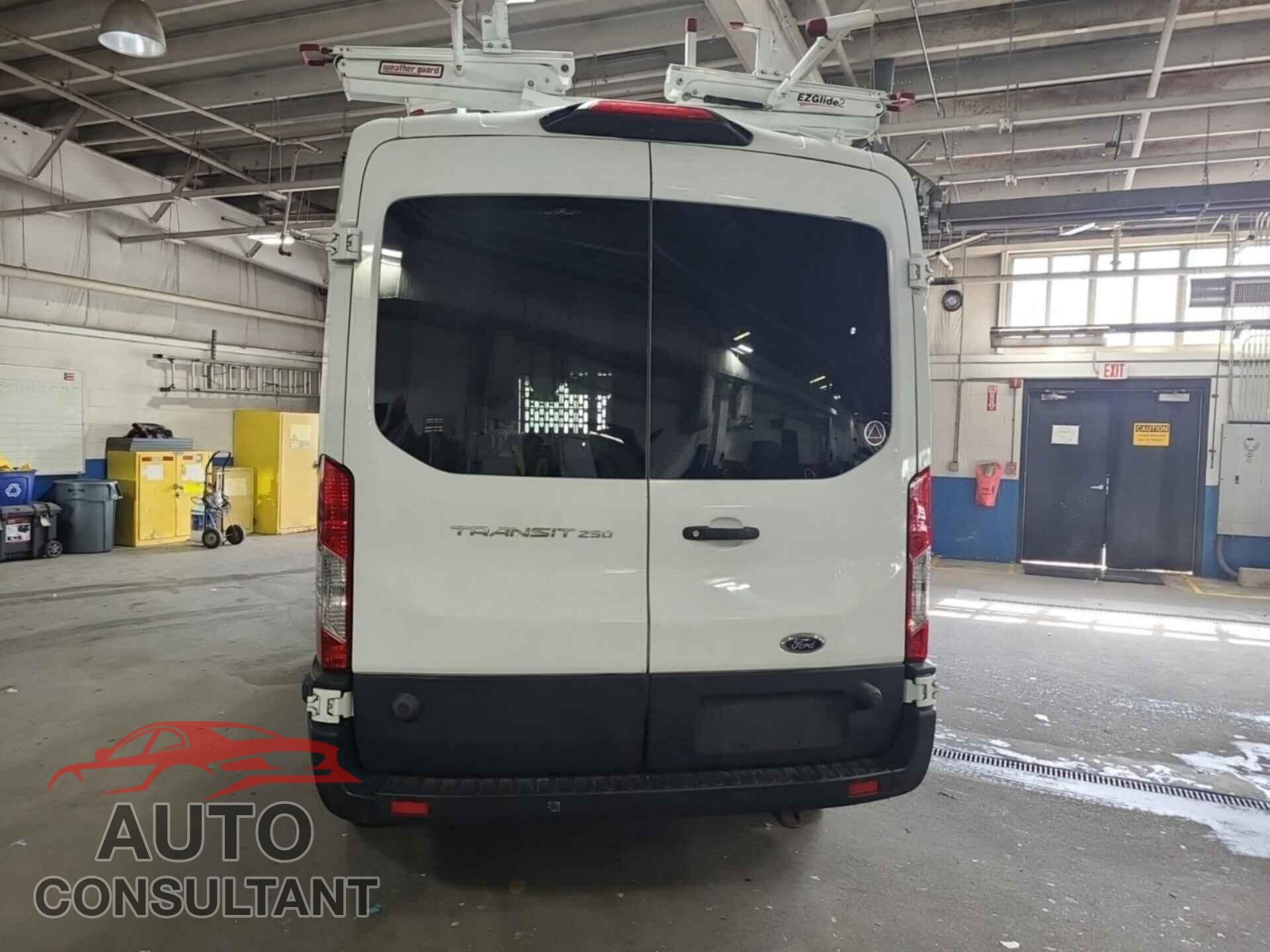 FORD TRANSIT 2019 - 1FTYR2CM4KKB16781