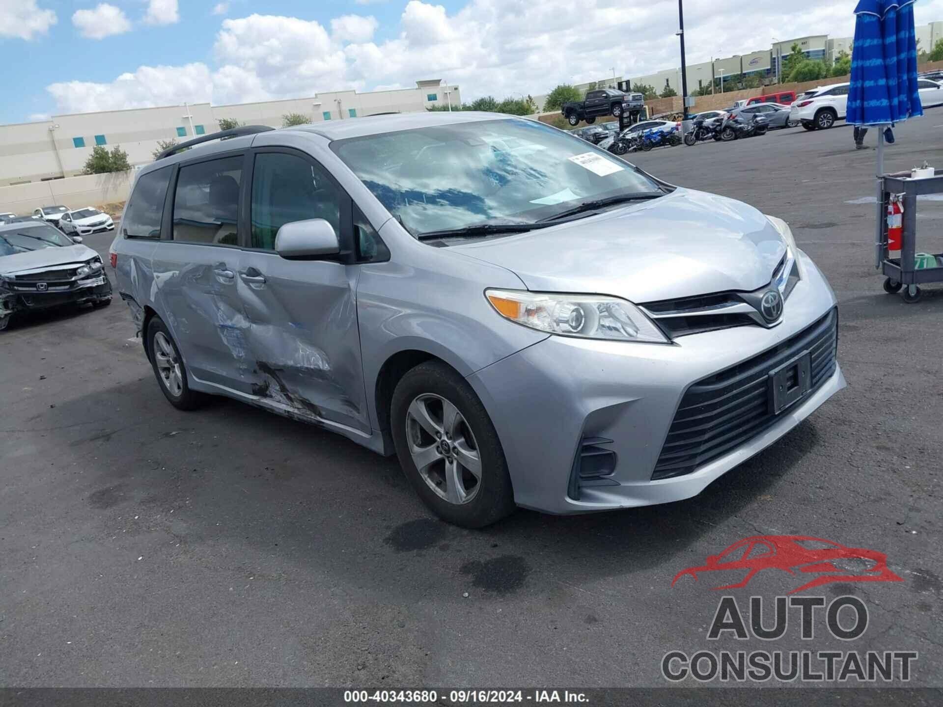 TOYOTA SIENNA 2018 - 5TDKZ3DC8JS919053