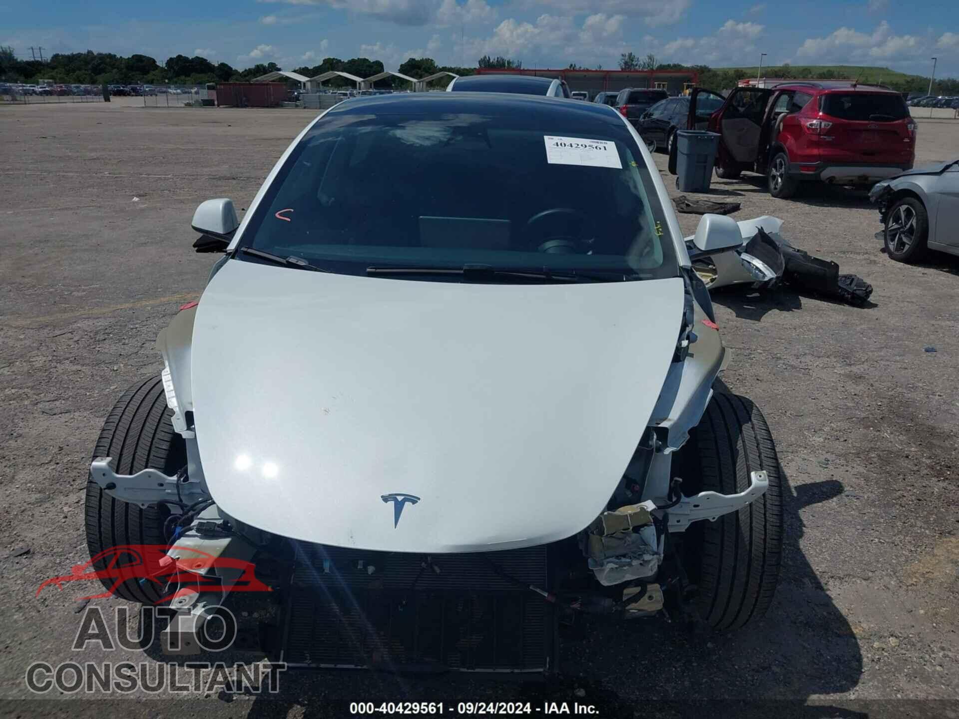TESLA MODEL 3 2023 - 5YJ3E1EA7PF564407