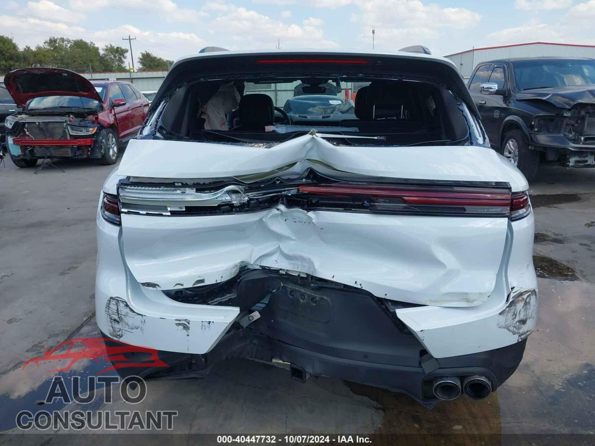PORSCHE CAYENNE 2024 - WP1AA2AY8RDA01015