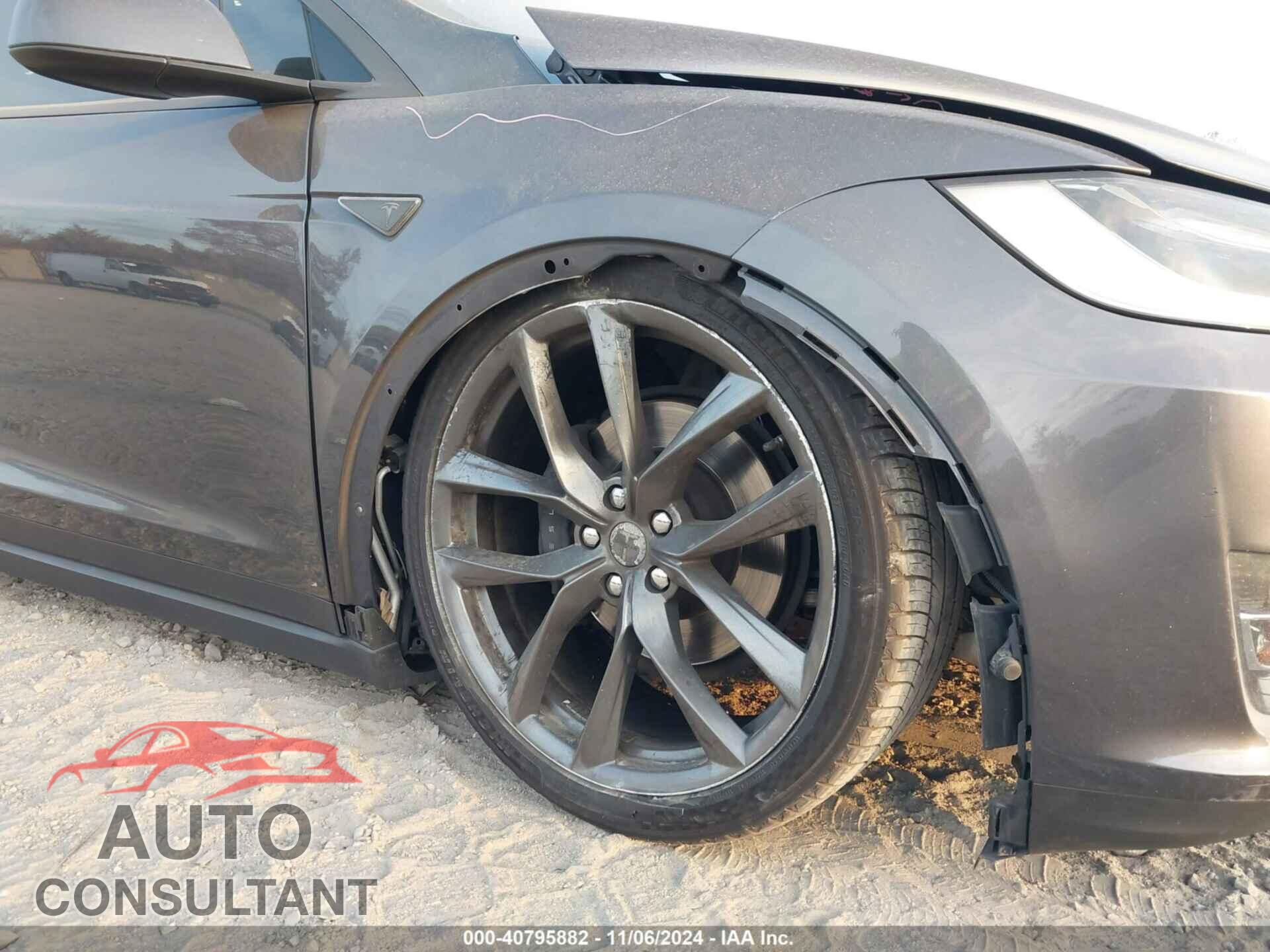TESLA MODEL X 2016 - 5YJXCBE21GF005845