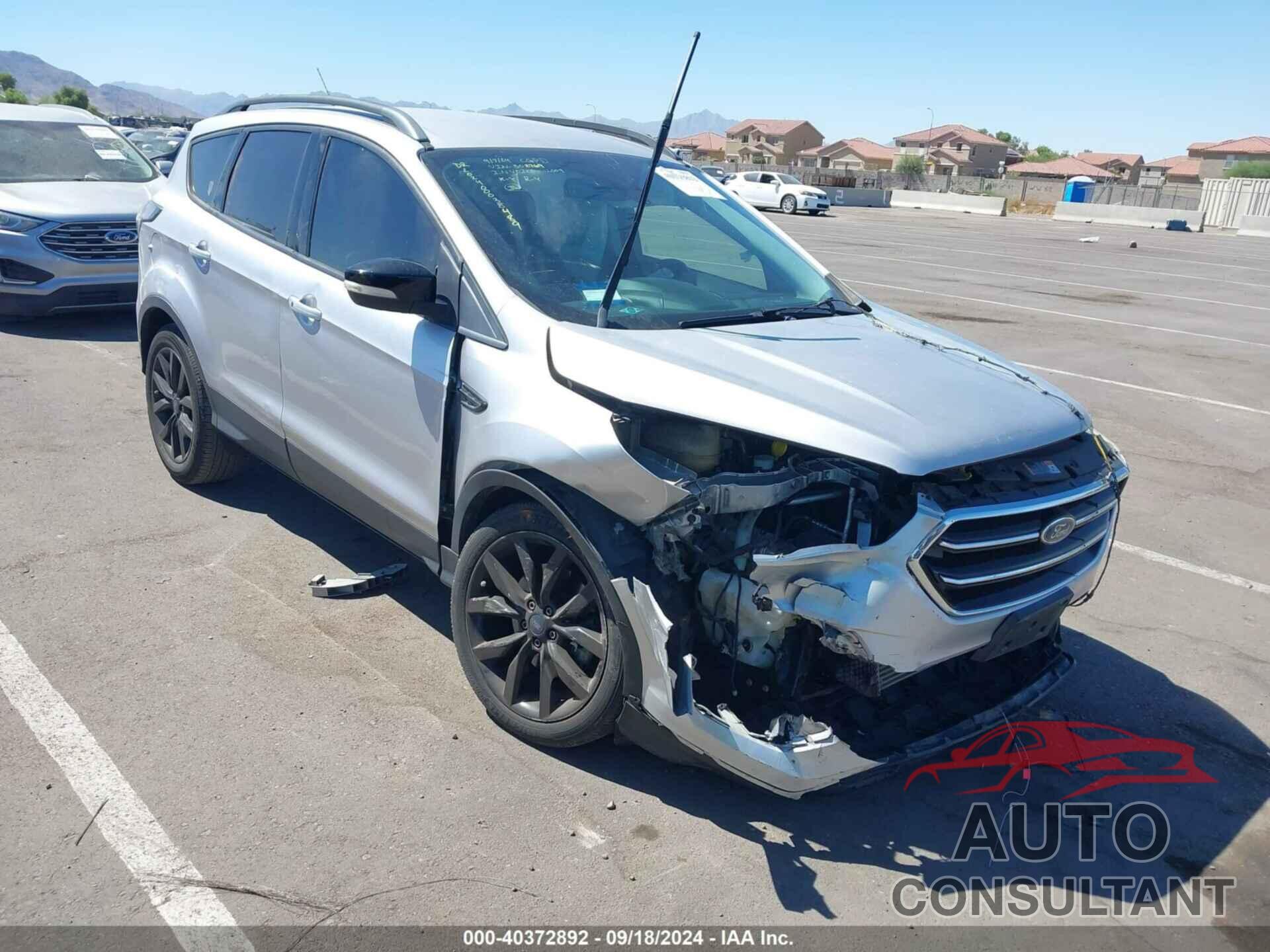 FORD ESCAPE 2017 - 1FMCU0J94HUB02769