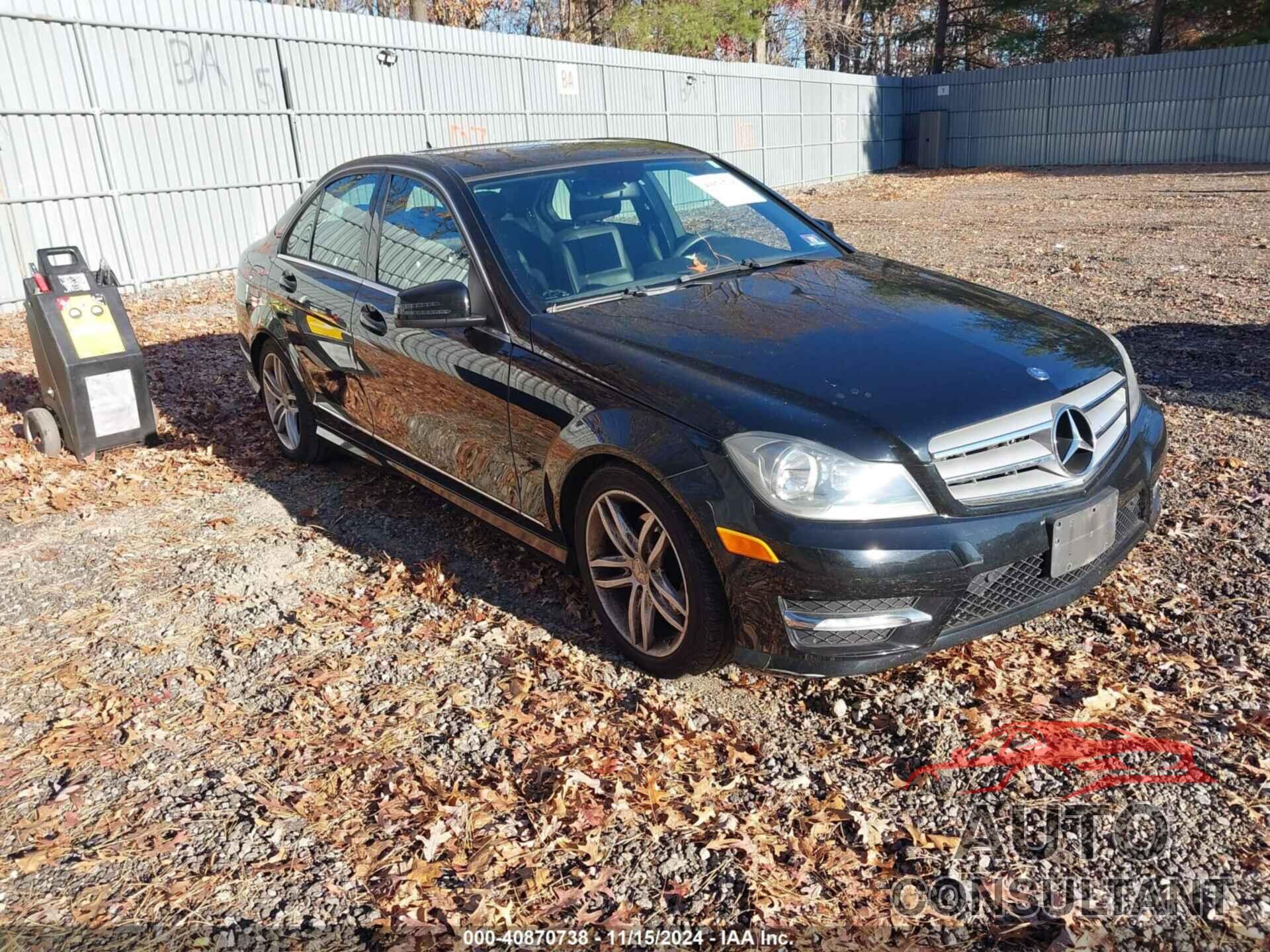 MERCEDES-BENZ C 300 2012 - WDDGF8BBXCA603360